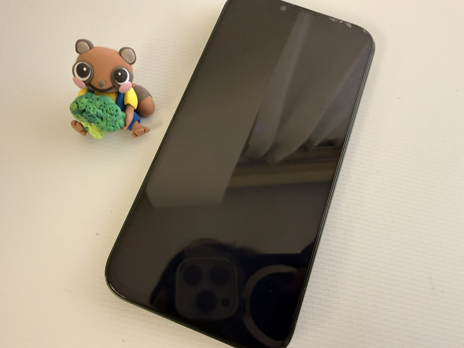 【大和市中央林間】iPhone 13 画面交換修理｜表示不良も即日対応いたしました！