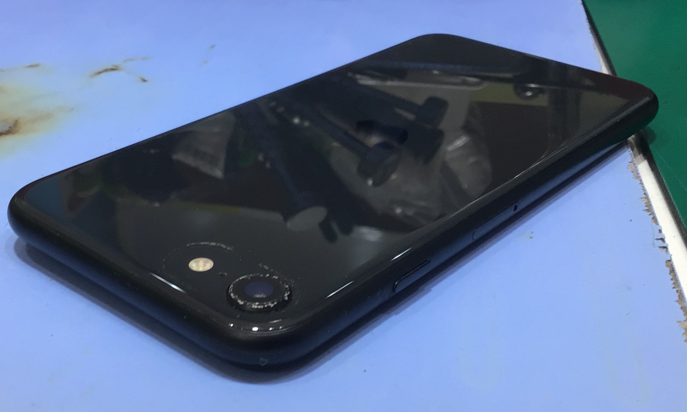 【イーアス高尾】iPhoneSE2　のバッテリー交換（データそのまま！）｜電池がすぐ減る症状を最短60分で改善