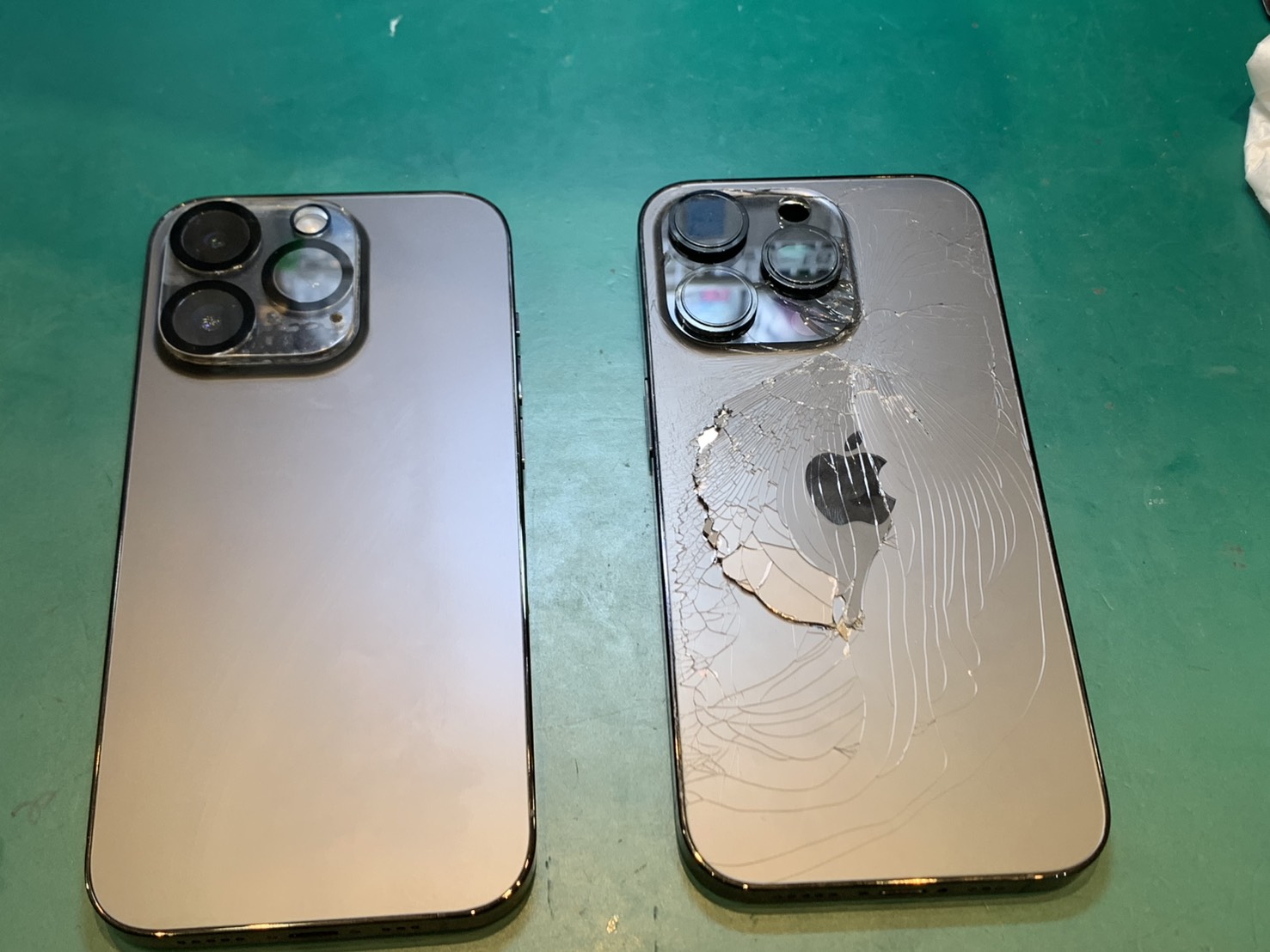 背面がバキバキに！iPhone 12Pro(アイフォン)背面交換【スマホ修理工房大井町店】