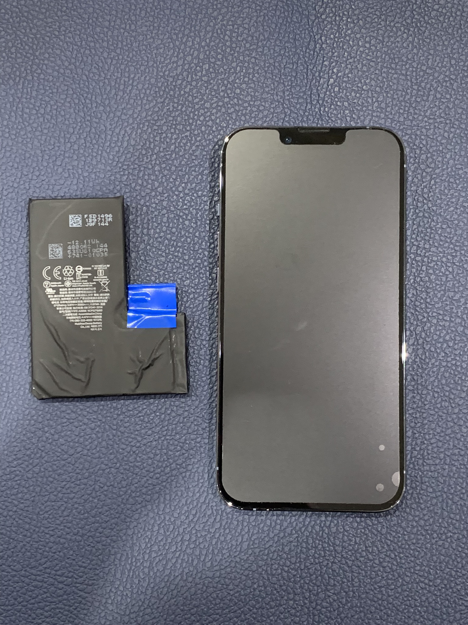 バッテリーの減りが早いiPhone13Pro（アイフォン）画面交換を承りました！