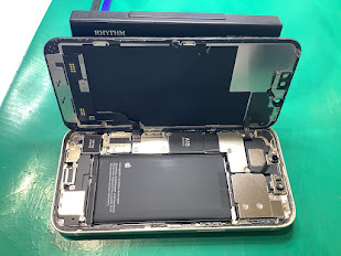 iPhone12のバッテリー交換ならデータをそのまま・最短即日修理のスマホ修理工房ラザウォーク甲斐双葉店へ