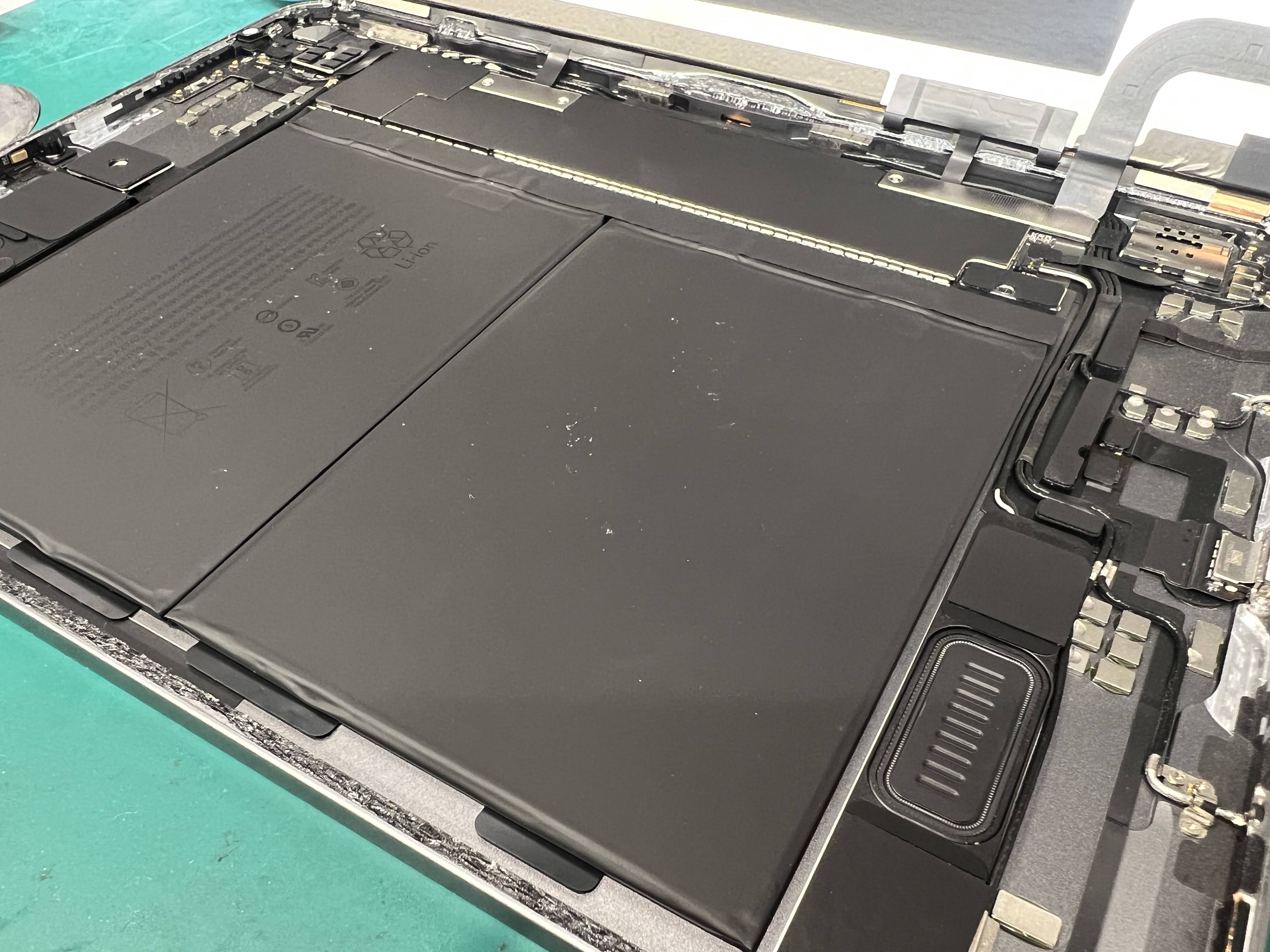 iPad Air5 充電の減りが早い症状を改善｜バッテリー交換修理