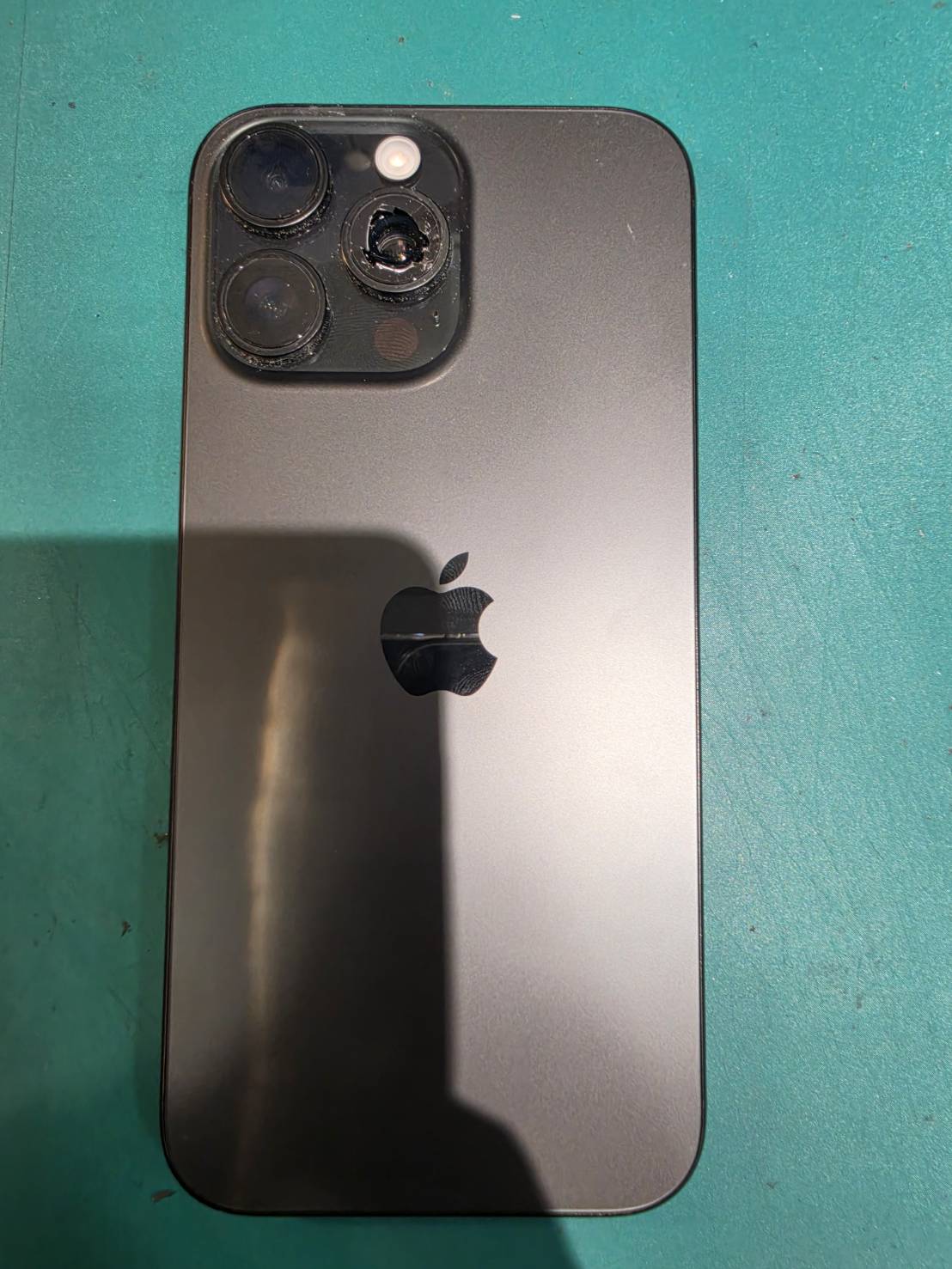 狭山市、川越市、入間市でiPhone16ProMaxのカメラレンズ交換はスマホ修理工房新狭山店まで！