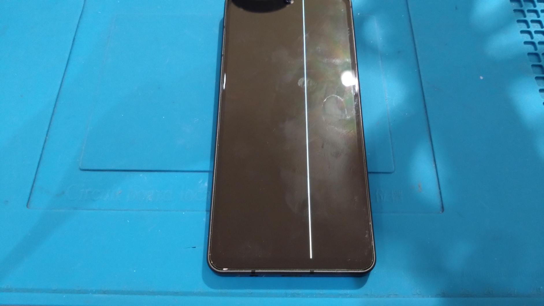 aquos スマホ 画面 に 線 が 入る