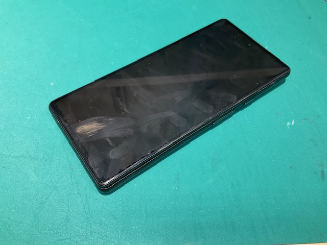 Google Pixel6 バッテリー膨張で画面が浮いている…　バッテリー交換修理　スマホ修理工房新狭山店