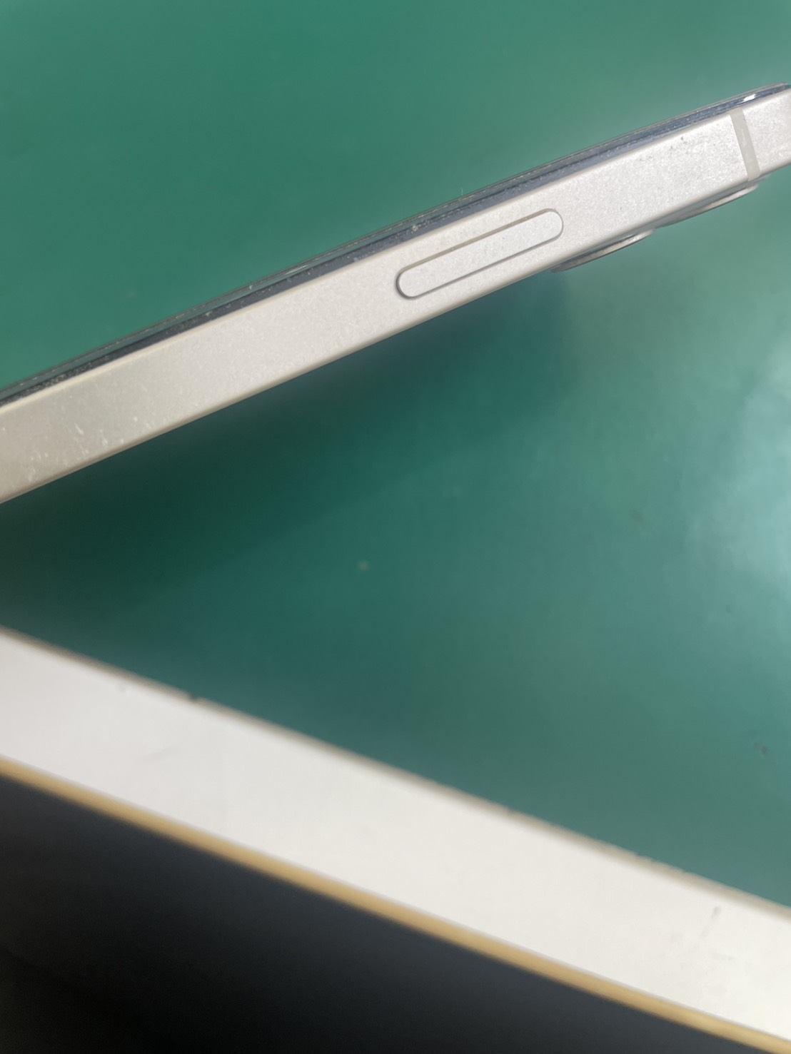 iPhone12　バッテリー交換を行いました。