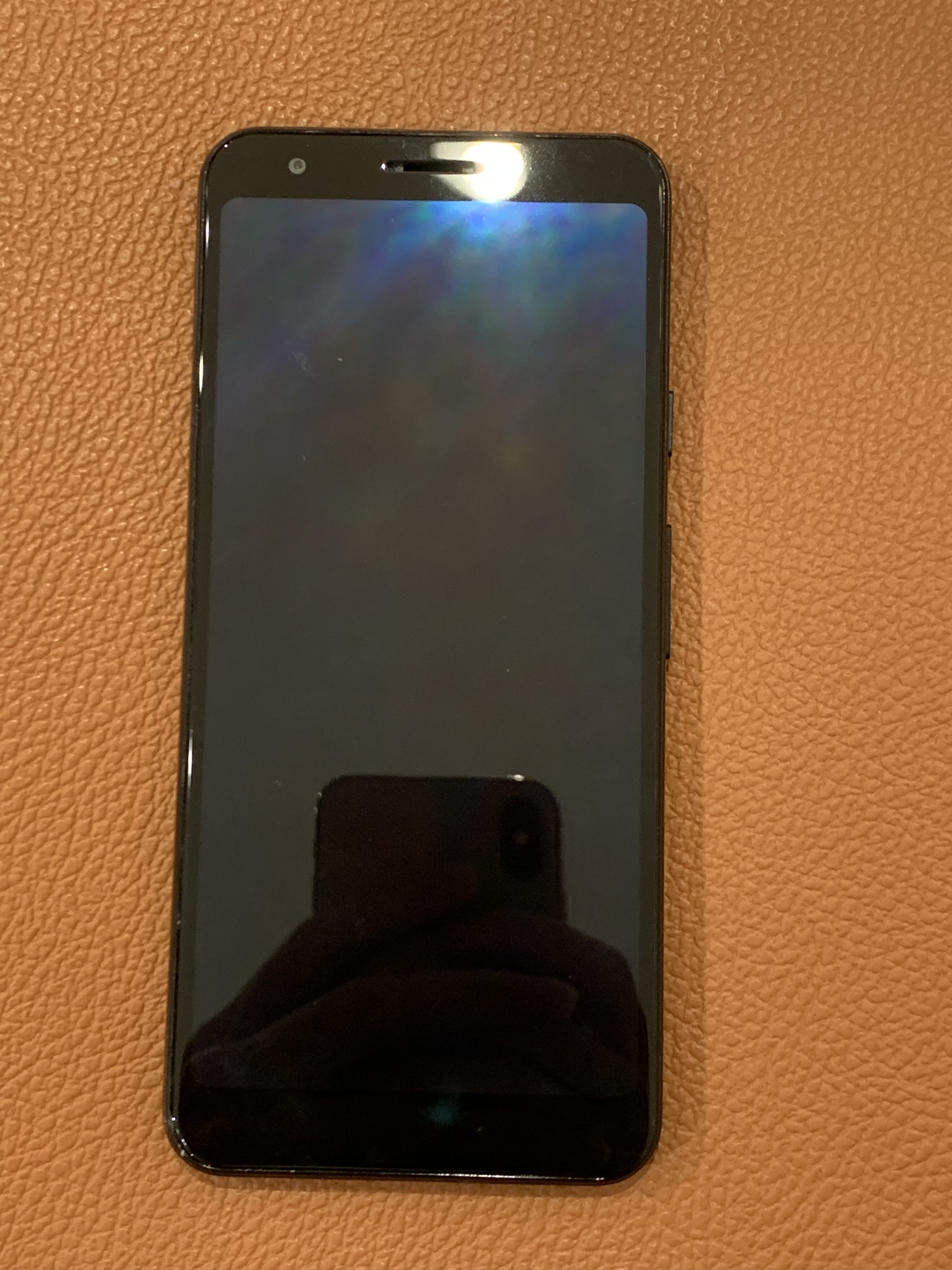 画面が割れてしまったGooglePixel3a(ピクセル)の画面交換修理を承りました
