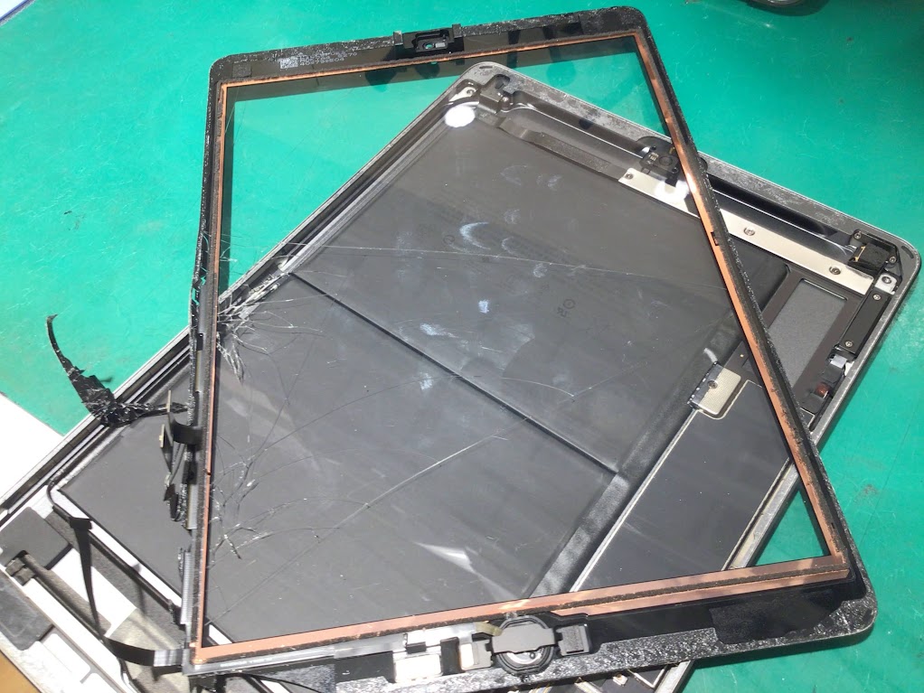 落としてしまって画面割れ！そんな時はスマホ修理工房グランデュオ蒲田