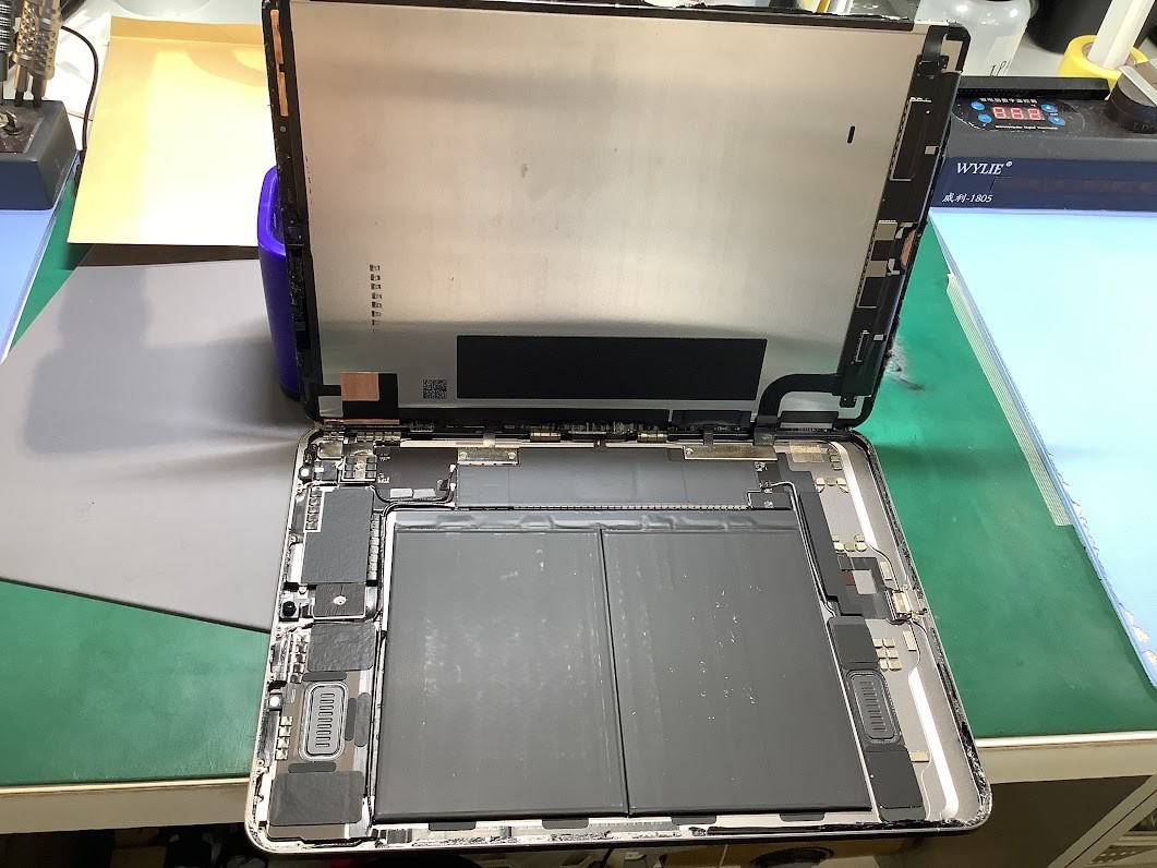 iPadAir5のバッテリー交換ならデータをそのまま・最短即日修理のスマホ修理工房港北TOKYU S.C.店へ