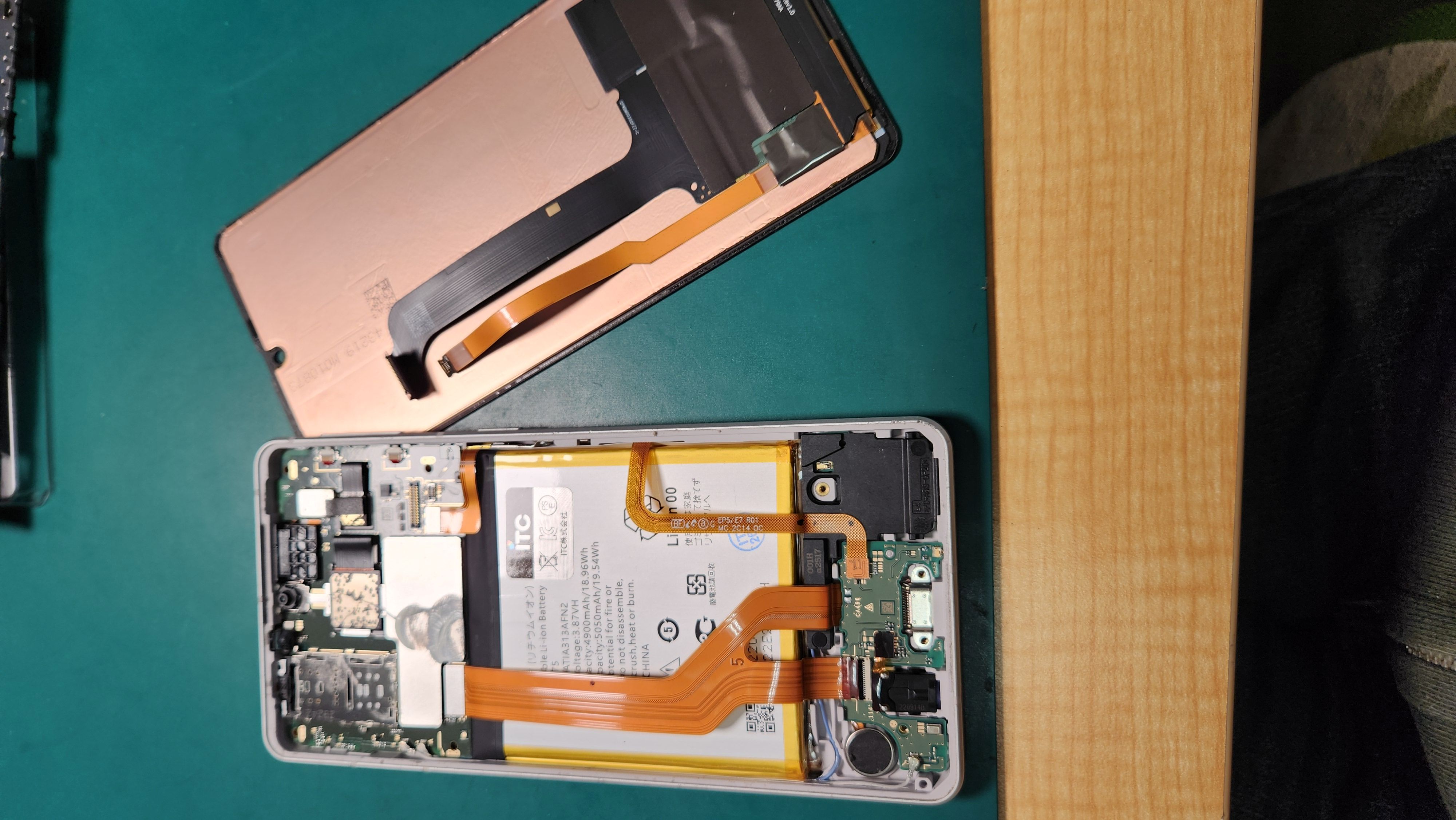 AQUOS sense 6のバッテリー交換なら、「スマホ修理工房　札幌清田東光ストア真栄店」までご相談ください📱✨