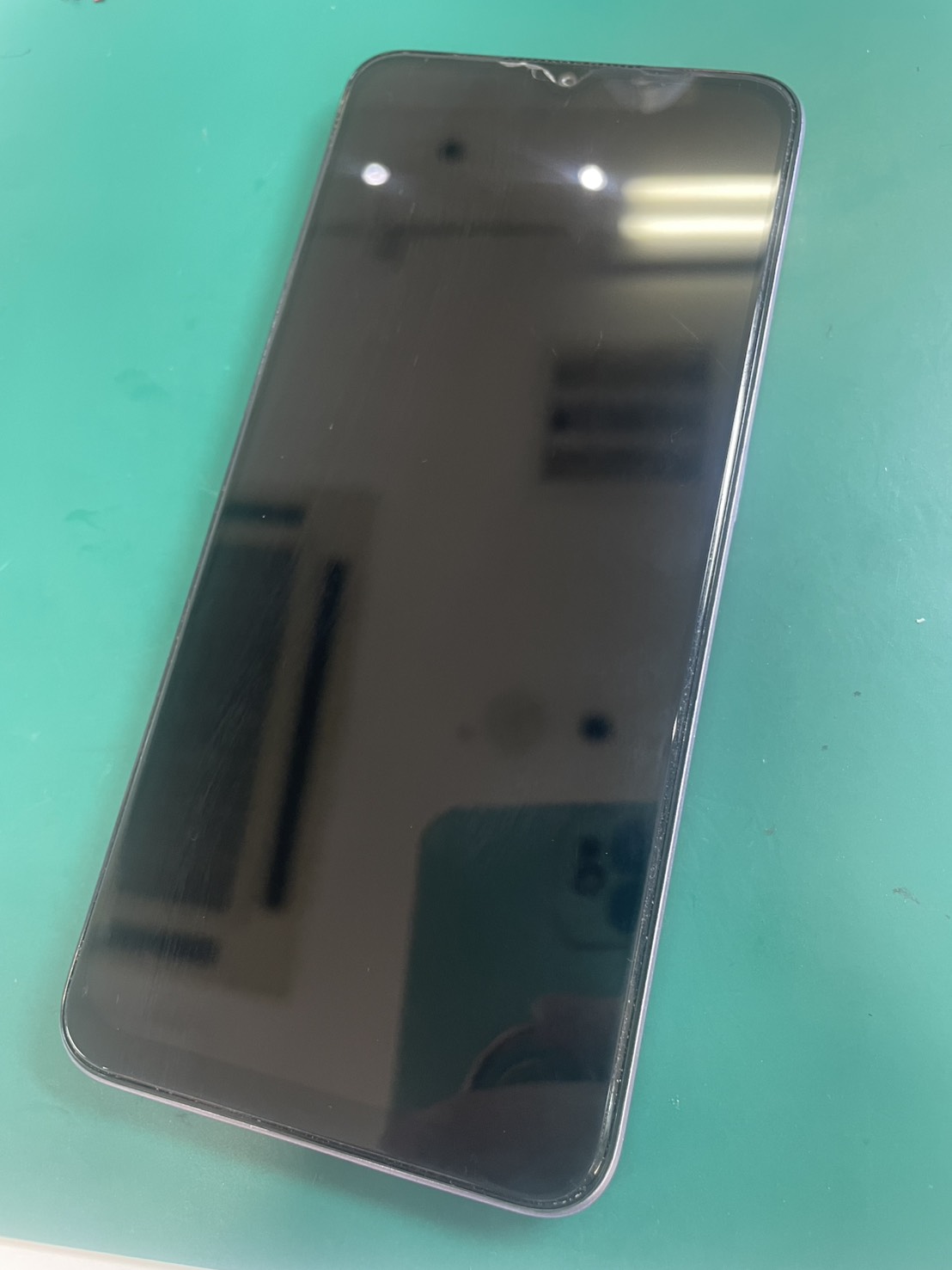 Oppo A78　バッテリーが膨らみ、起動しない...