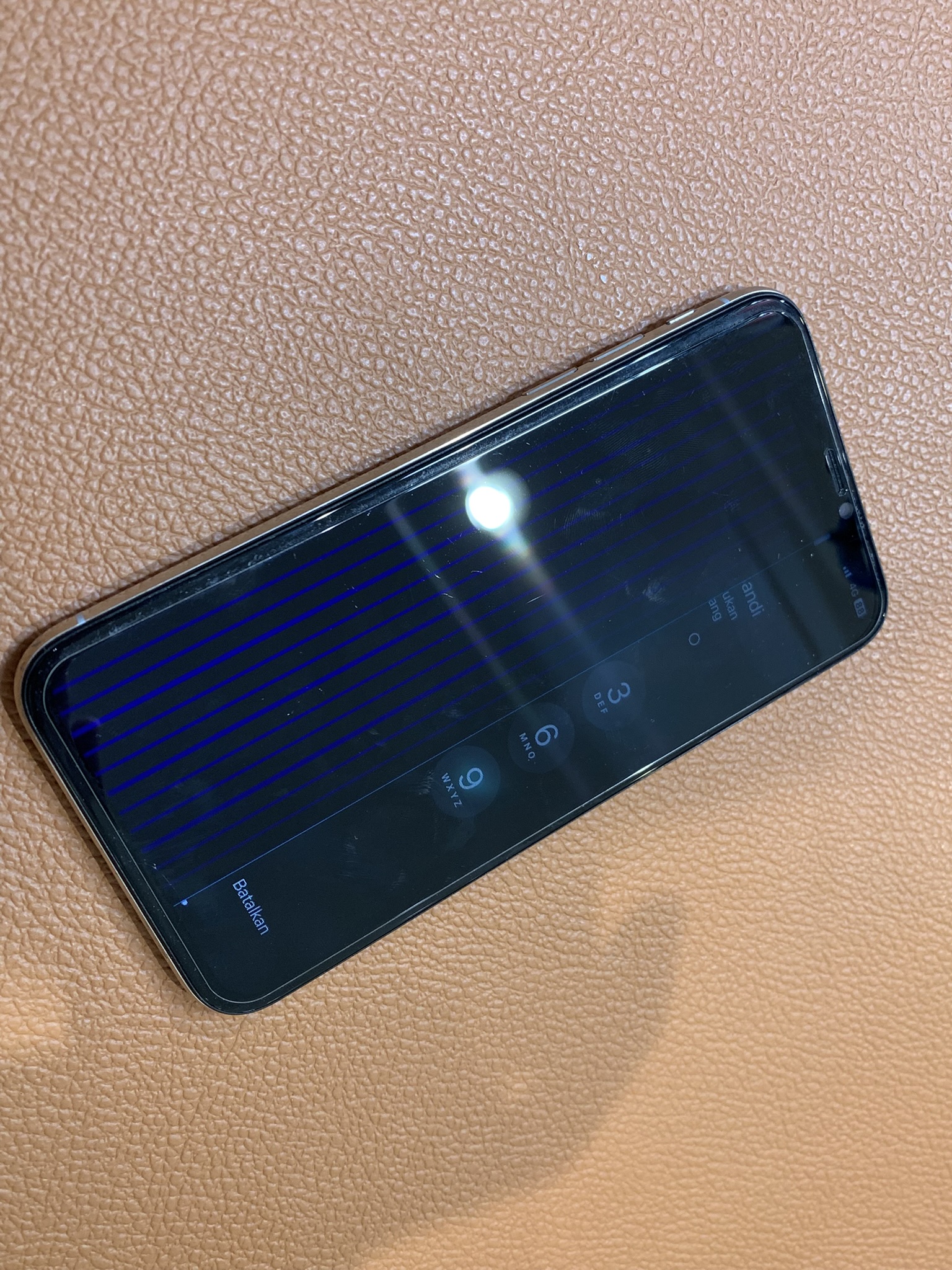 落として液晶不良を起こしてしまったiPhone X（アイフォン）画面交換修理を承りました！