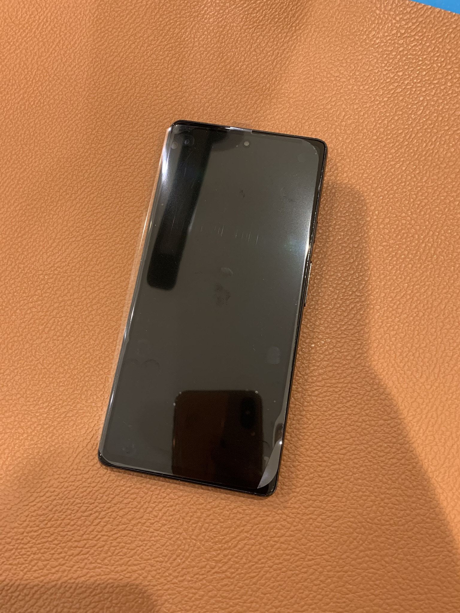 画面が割れてしまったGooglePixel6a(ピクセル)の画面交換修理を承りました