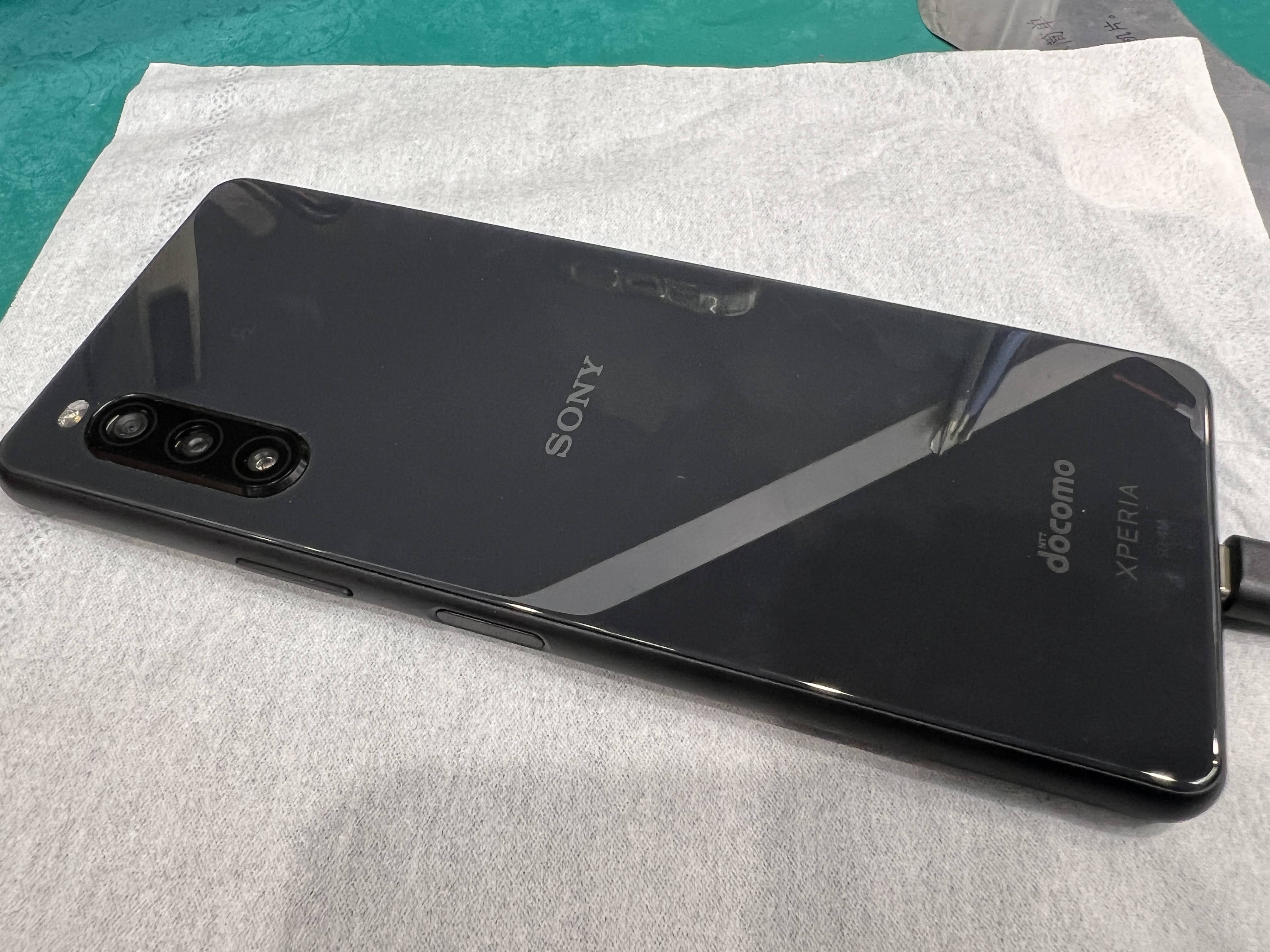 Xperia 10 IIの画面交換！液晶破損の症状！