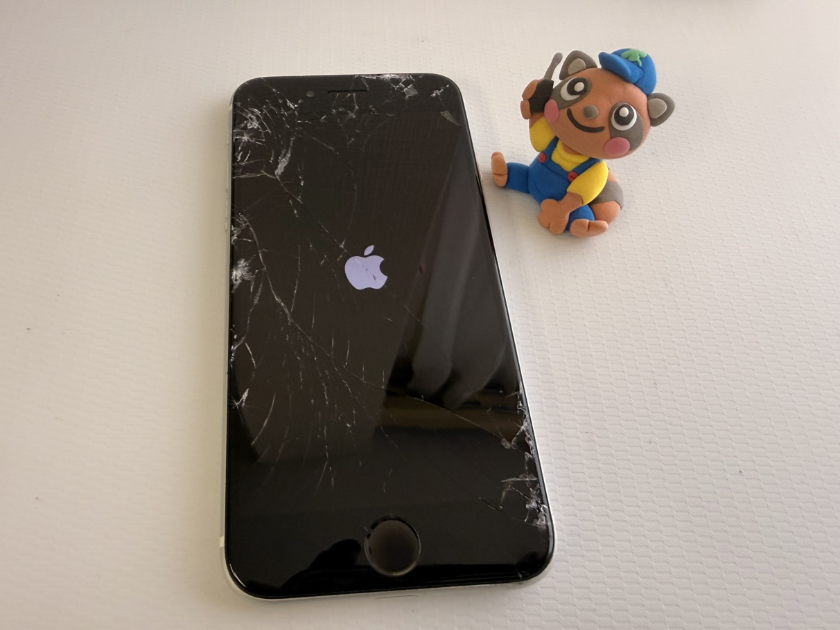 【大和市中央林間】iPhone SE（第2世代）ガラス割れ修理｜リピーター様よりご依頼いただきました！