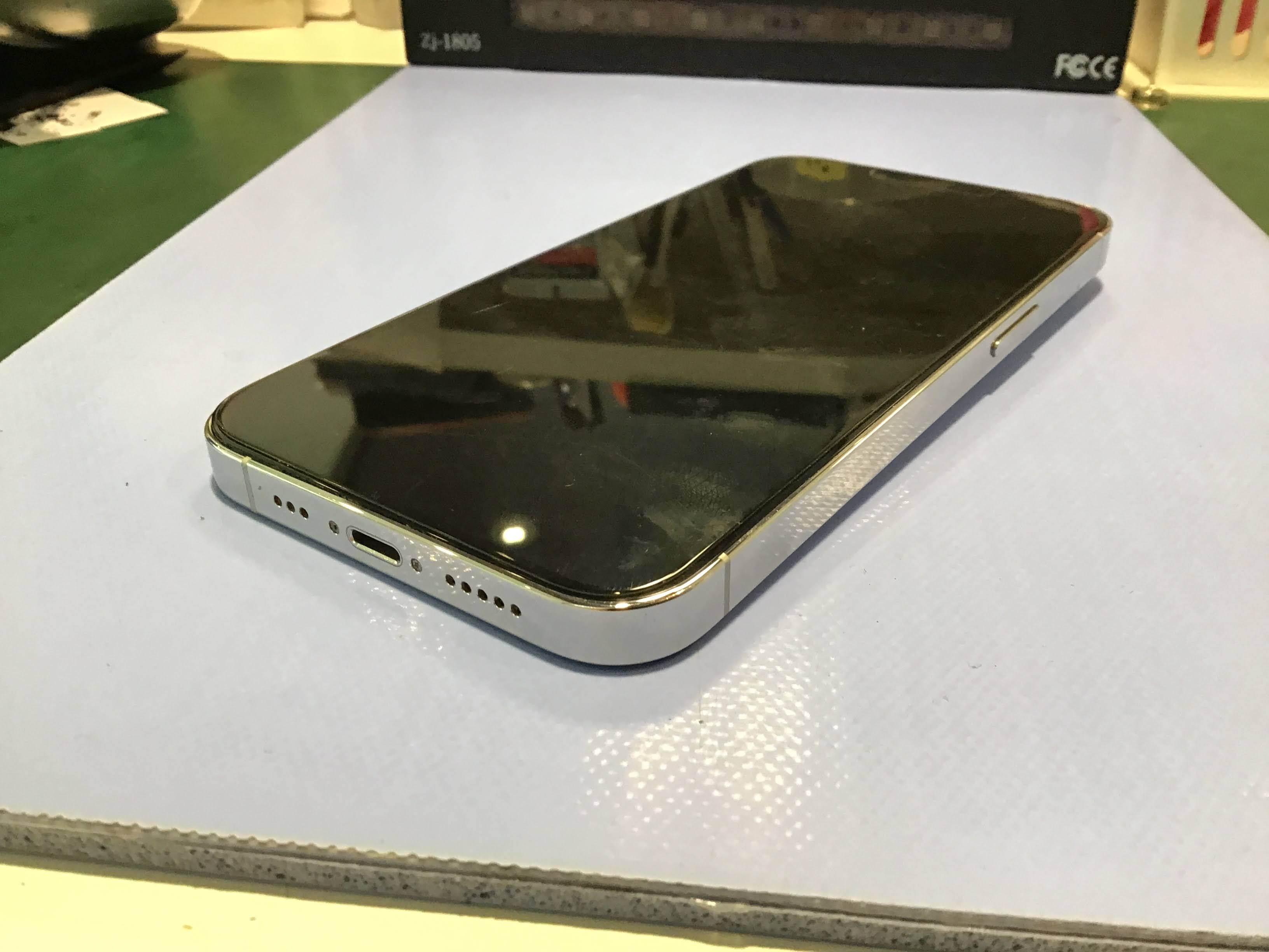 iPhone13Proならデータをそのまま・最短即日修理のスマホ修理工房西八王子店にご相談ください！
