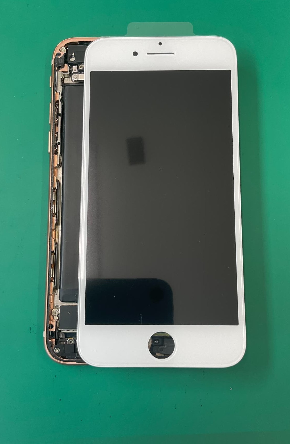 朝霞市でiPhone8の画面交換ならスマホ修理工房北朝霞店へ！
