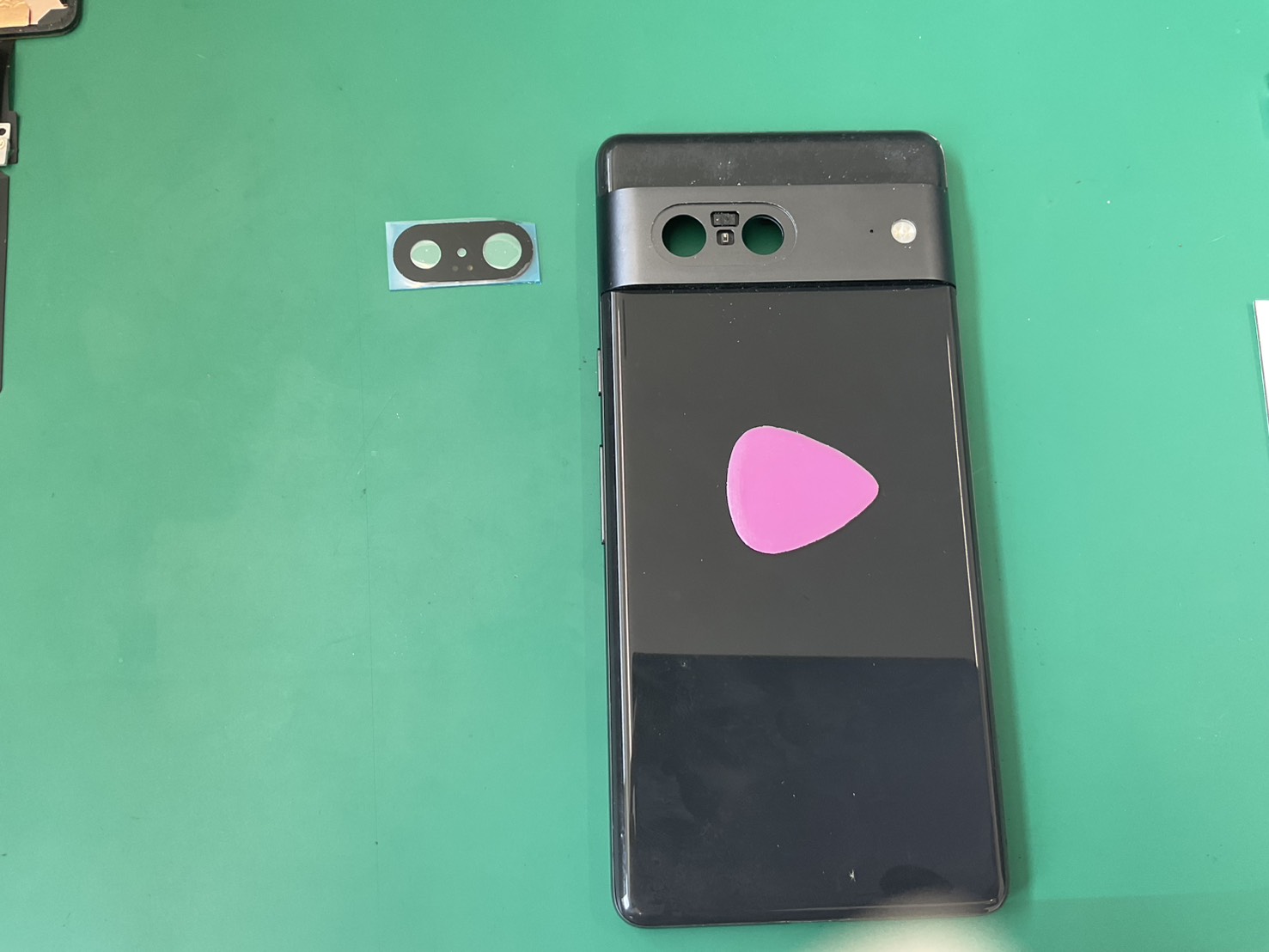 朝霞市、志木市、新座市で Google Pixel 7 のアウトカメラレンズ修理ならスマホ修理工房北朝霞店まで！