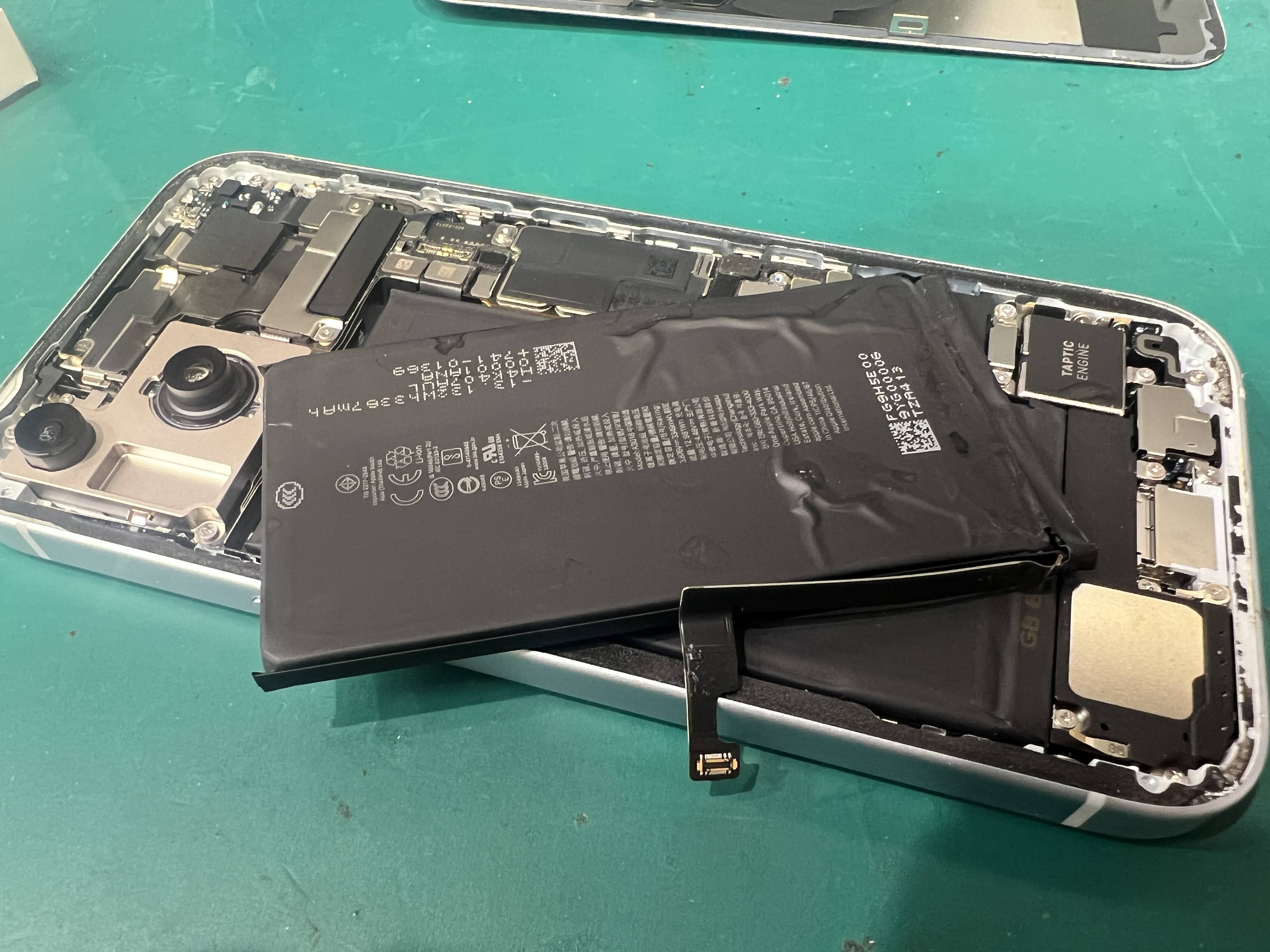 iPhone15のバッテリーの交換をしました！減りが早くなったら！