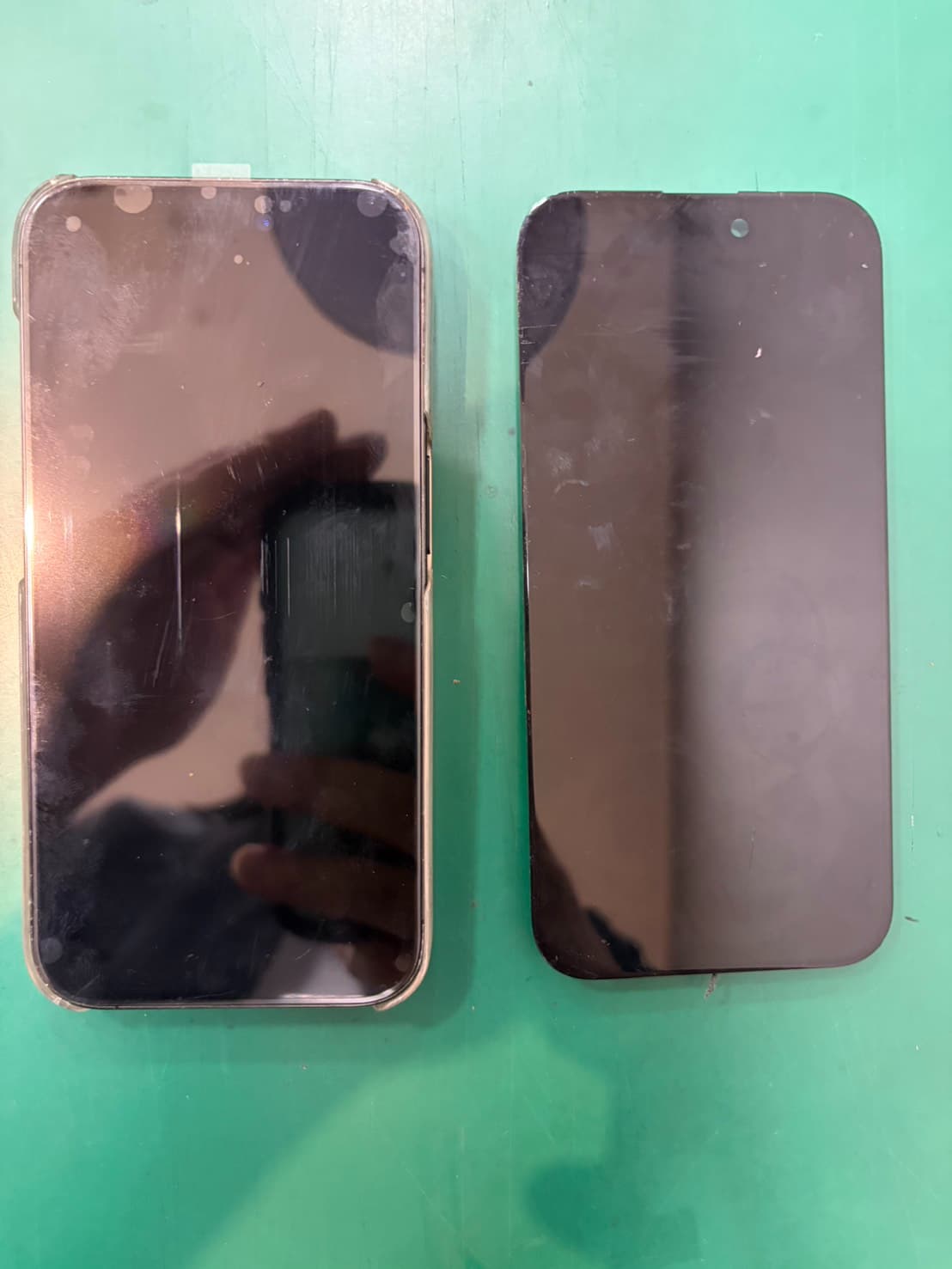 【iPhone15 Pro】の画面パネル交換の修理を承りました-スマホ修理工房和光市駅北口店-