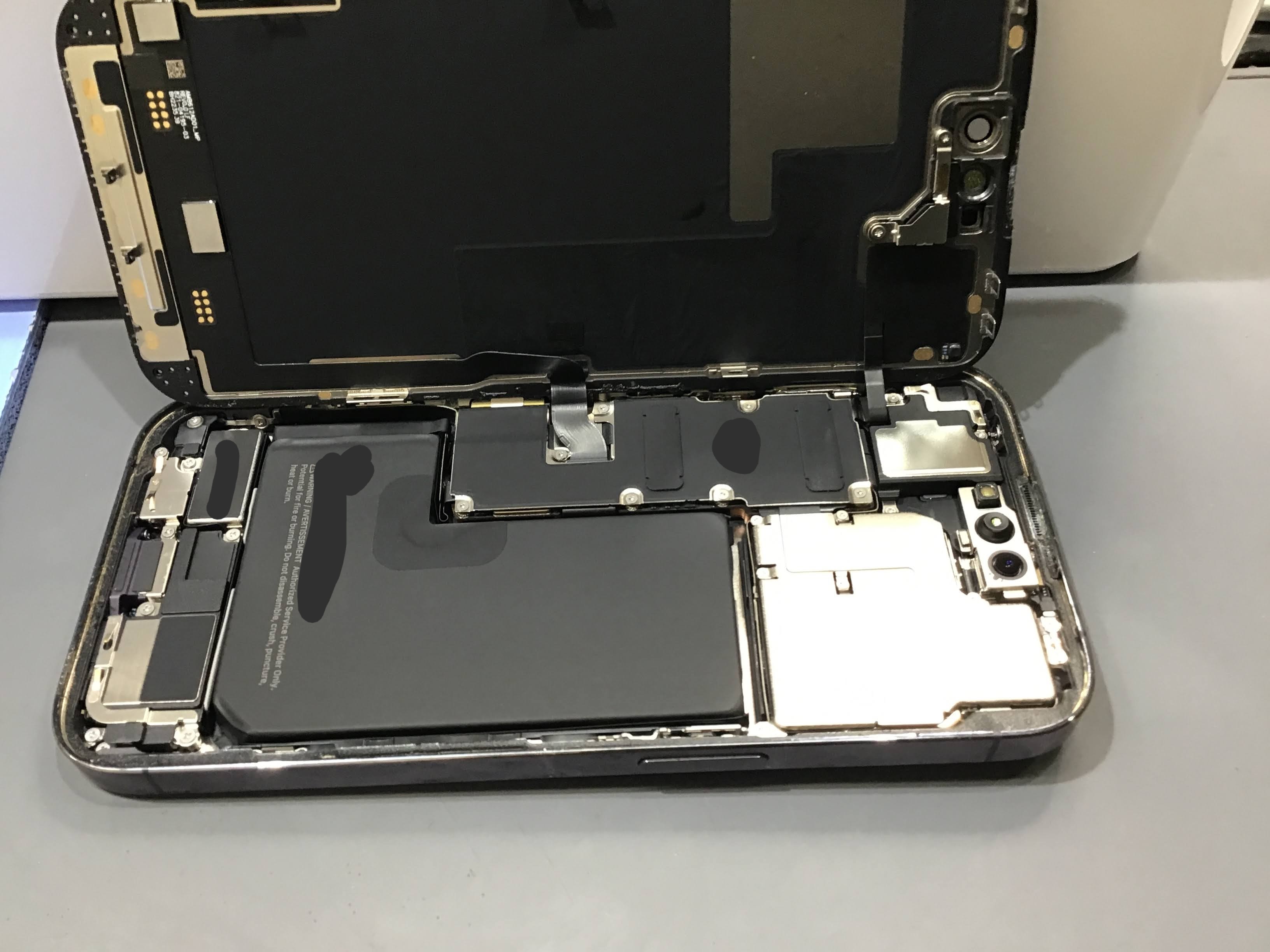 iPhone13Proのバッテリー　データそのまま・最短即日修理のスマホ修理工房橋本駅店にご相談ください！！