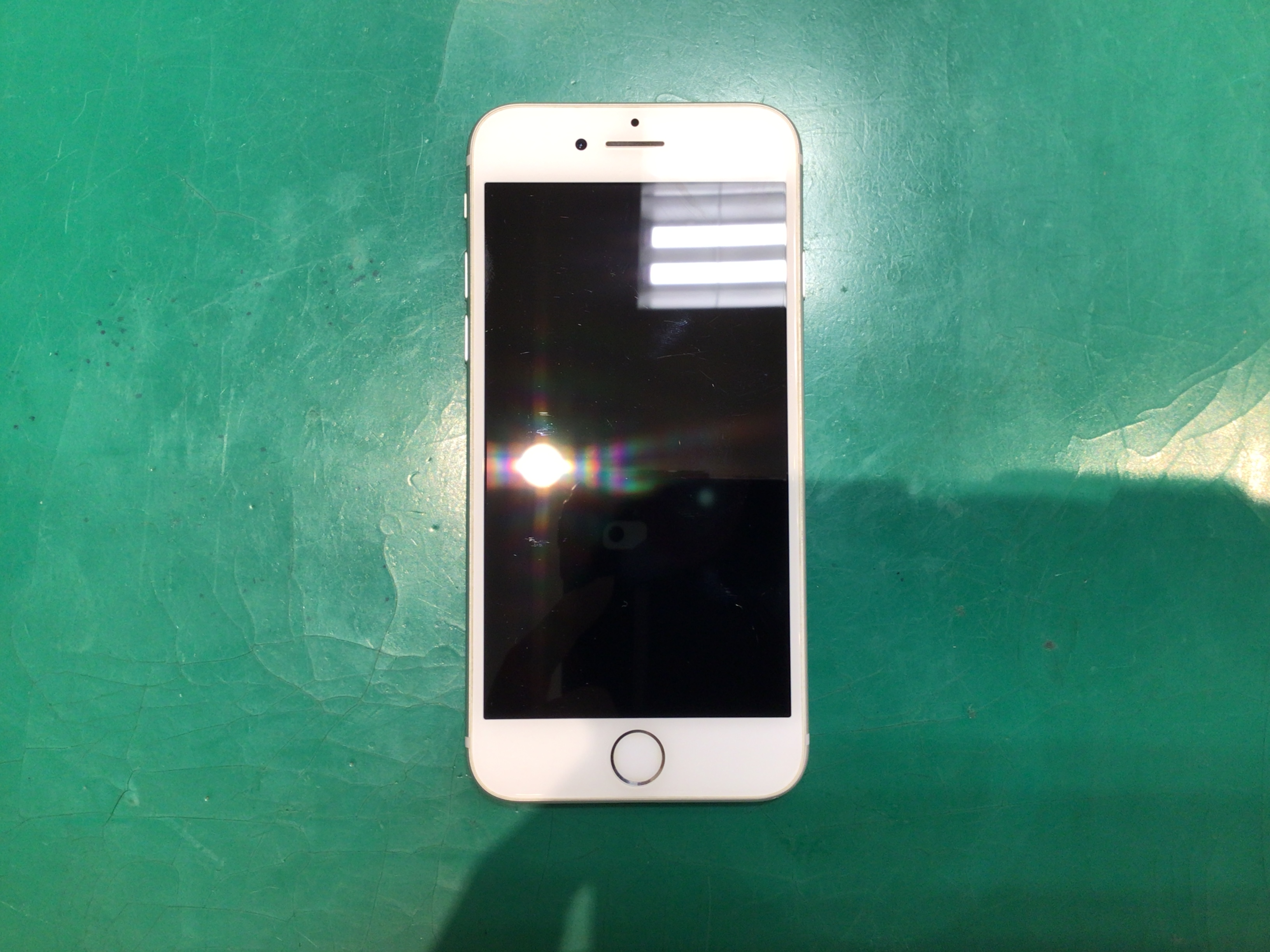 iPhoneSE2のバッテリー交換は、データそのまま・即日修理のスマホ修理工房　町田モディ店へ！