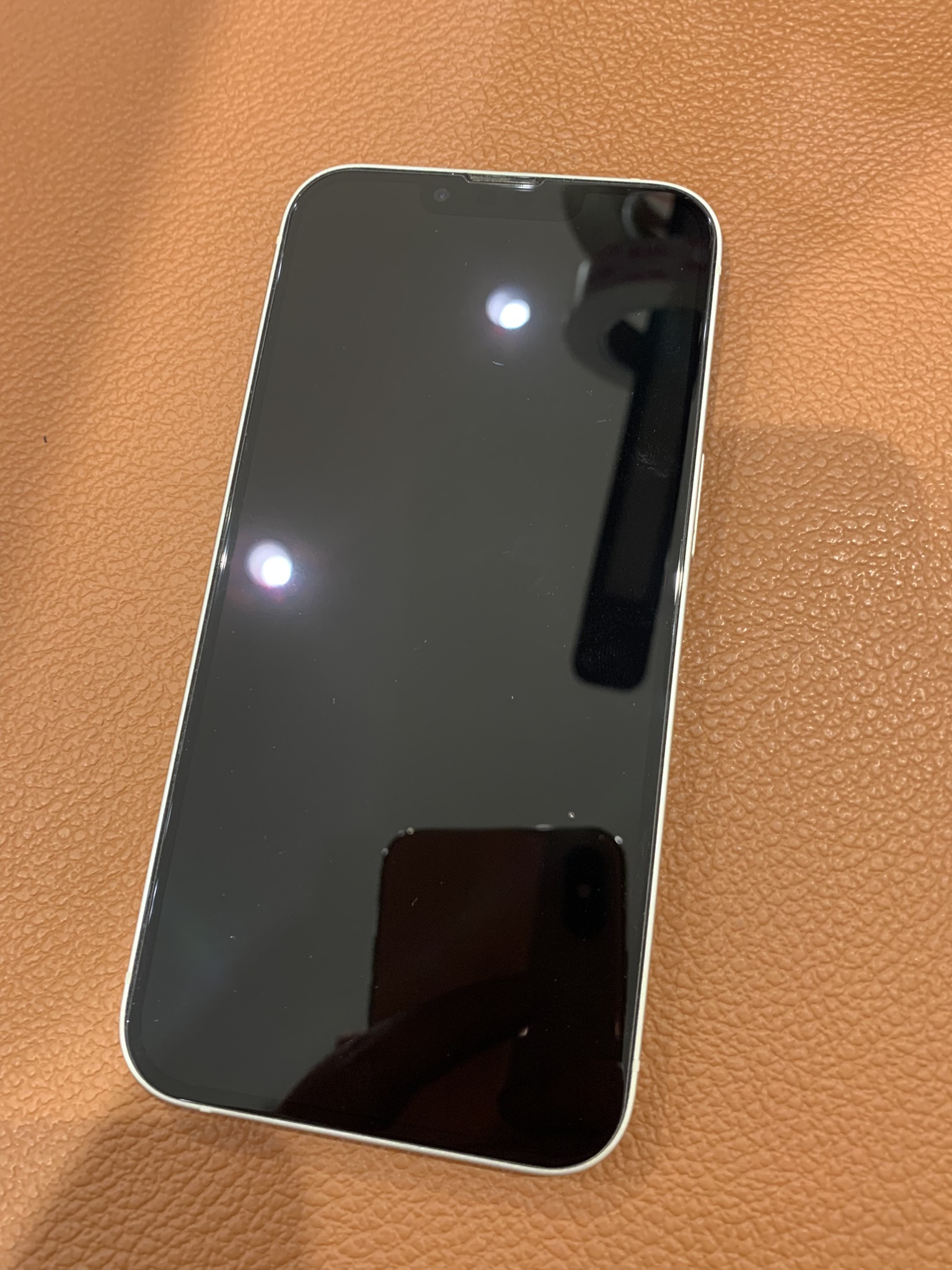 バッテリーが膨張してしまったiPhone13（アイフォン）バッテリー交換を承りました！！