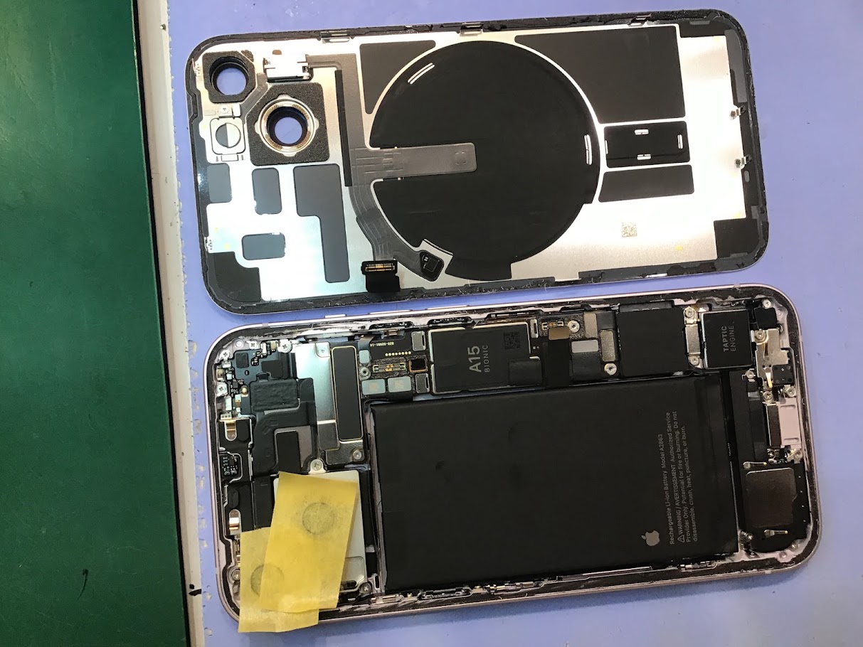iPhone14のバッテリー交換ならデータそのまま修理可能なスマホ修理工房橋本駅店へ！