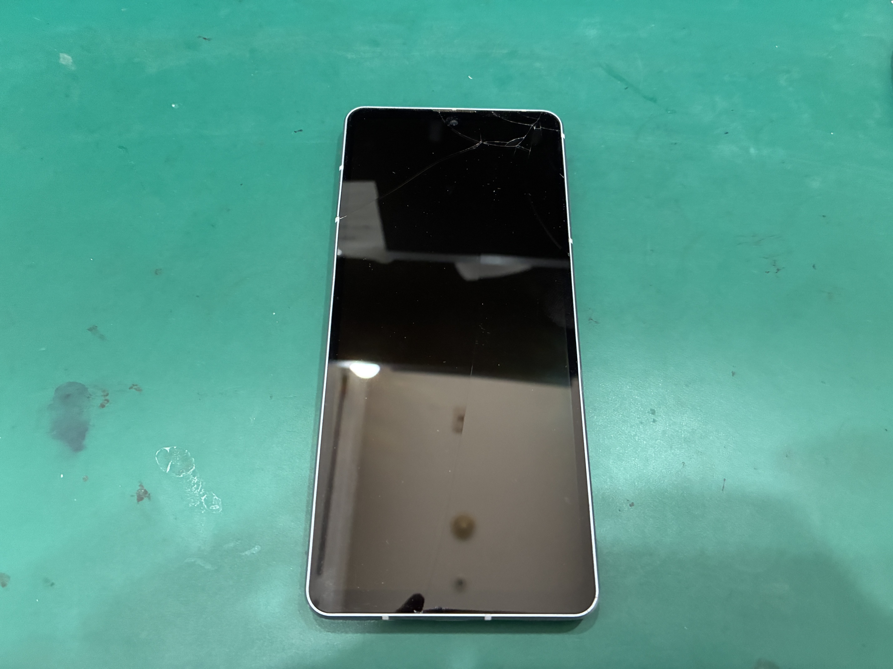 西宮市からお越しのお客様よりAQUOS sense7の画面交換をご依頼いただきました！