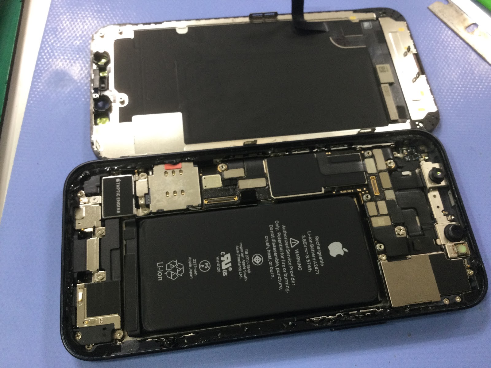 iPhone12miniの修理はデータそのまま・最短即日修理のスマホ修理工房中野ブロードウェイ店にご相談ください！！