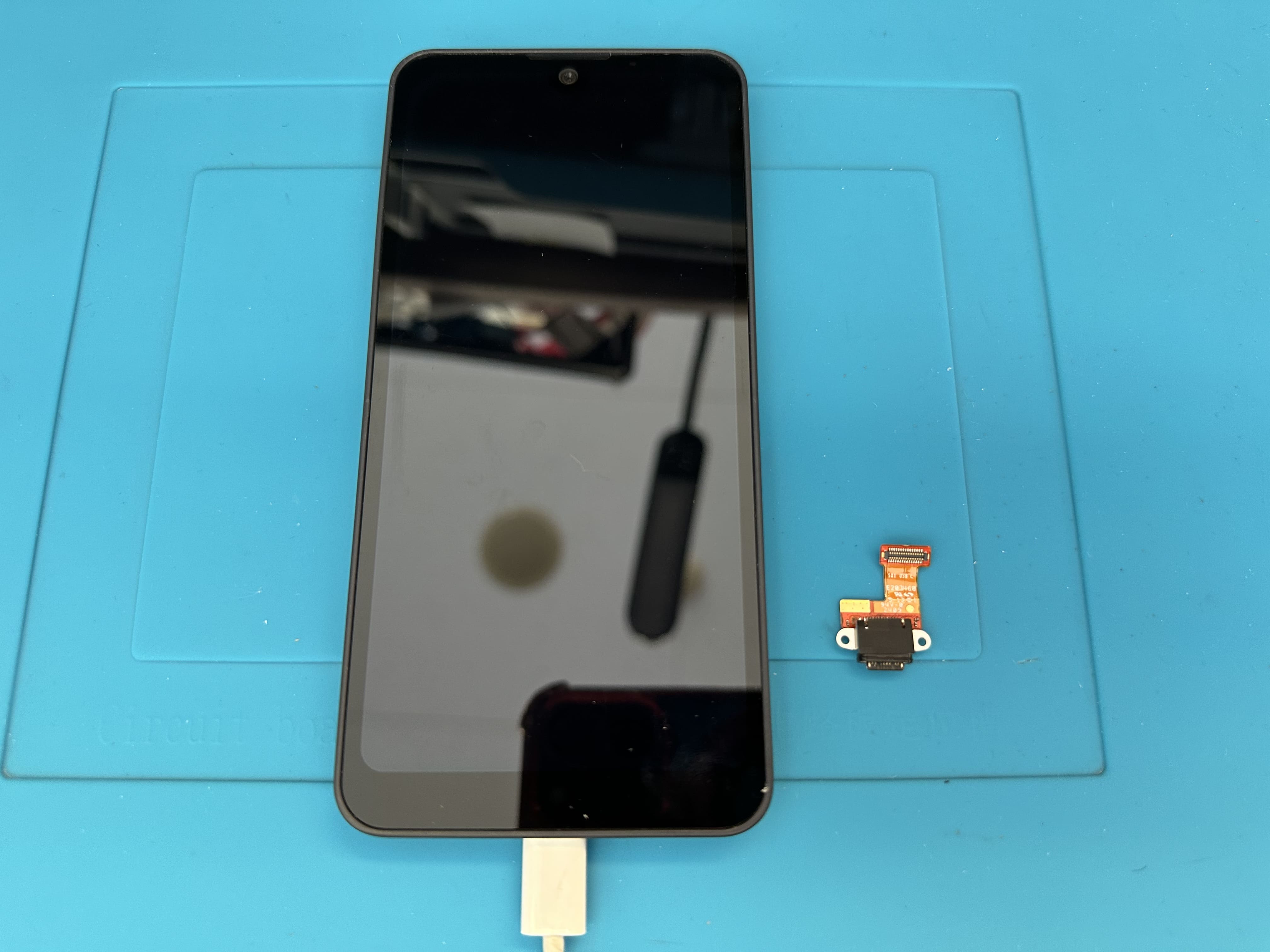 【AQUOSwish】充電ができない時は、スマホ修理工房カインズ前橋吉岡店へ！