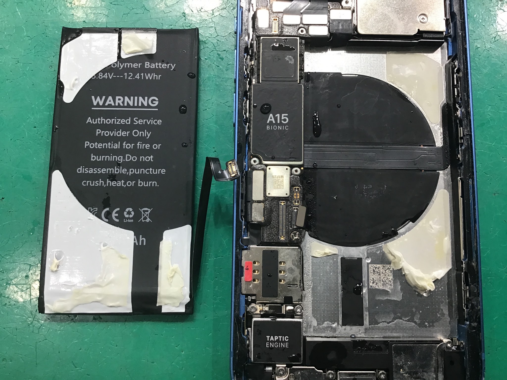 iPhone13の修理はデータそのまま・最短即日修理のスマホ修理工房中野ブロードウェイ店にご相談ください！！