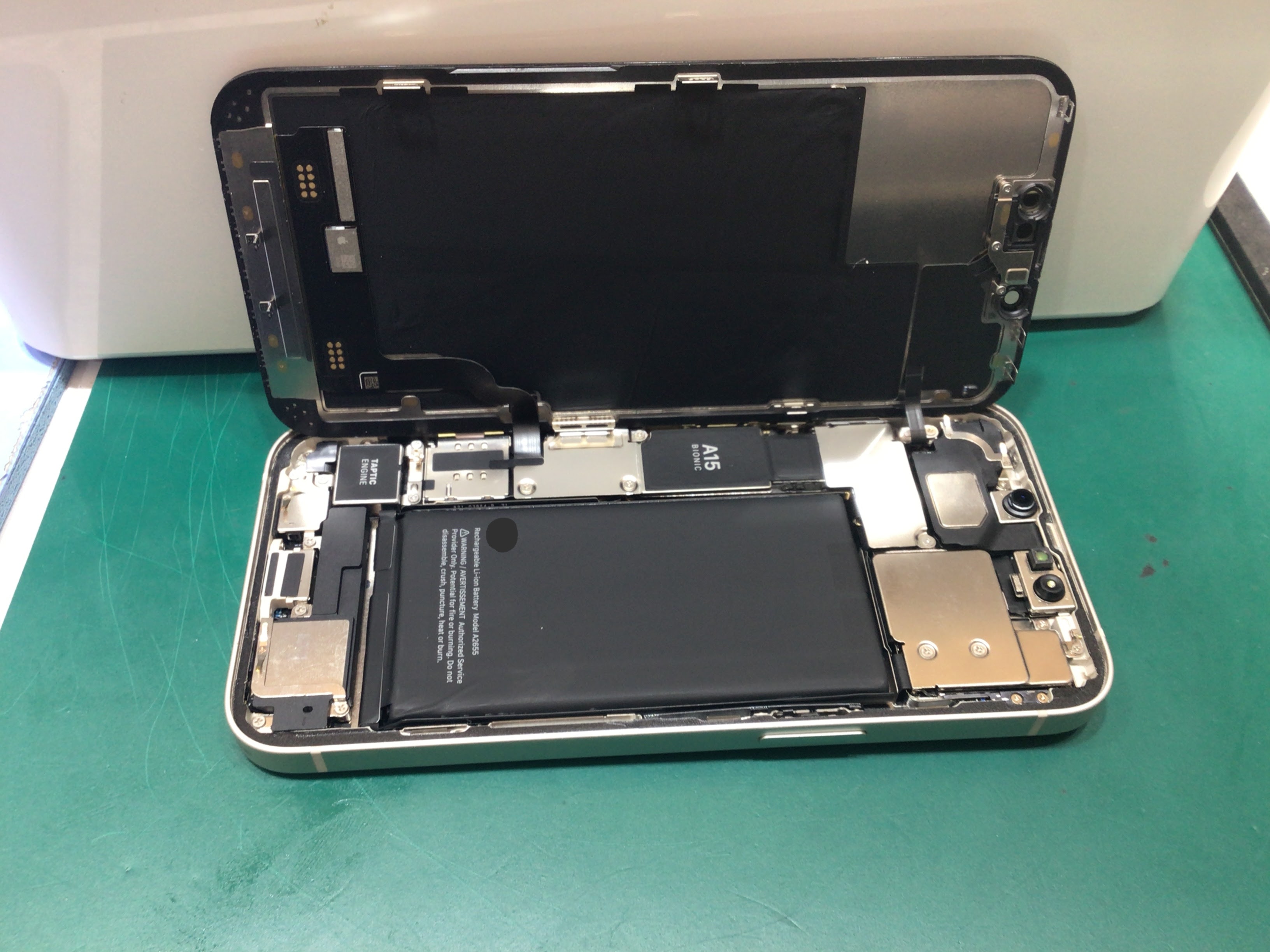 【イーアス高尾】iPhone13のバッテリー交換（データそのまま！）｜電池がすぐ減る症状を最短60分で改善