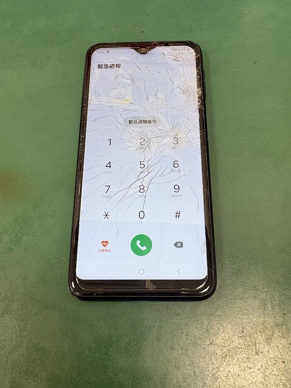 GalaxyA23 5G 会社用携帯を落として割ってしまった、、、