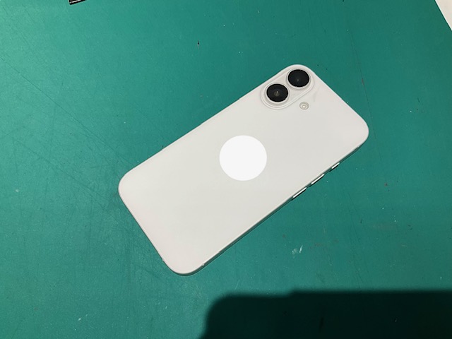 iPhone16 水没で画面表示が出来ない状態に　画面交換修理　スマホ修理工房新狭山
