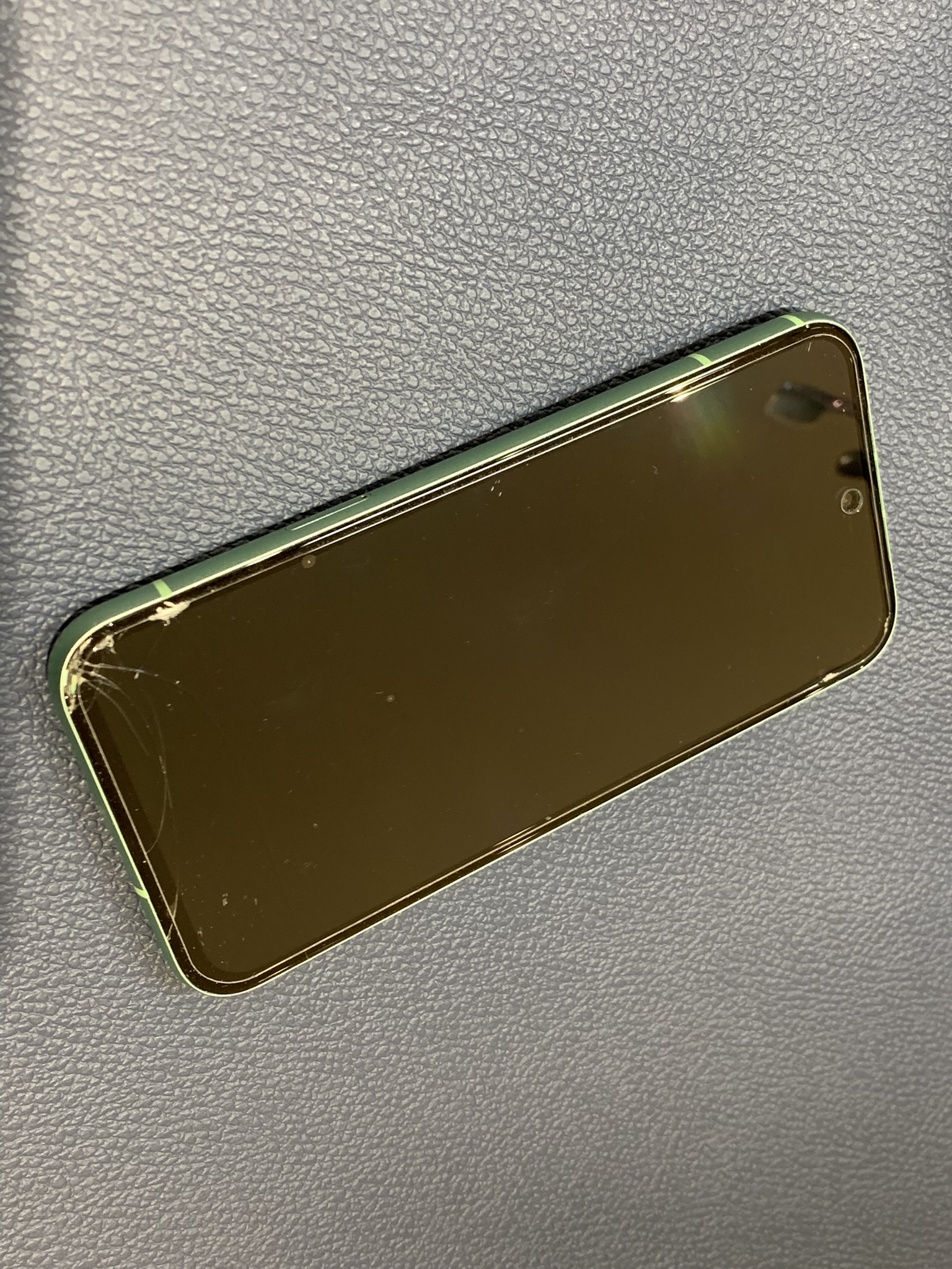 ガラスが割れてしまった	 Xperia5Ⅱの画面交換修理を承りました