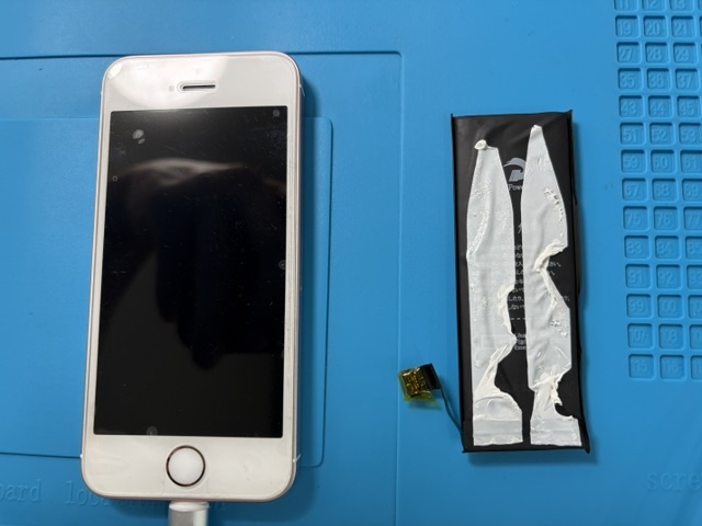 神戸市からお越しのお客様よりiPhoneSEのバッテリー交換をご依頼いただきました！
