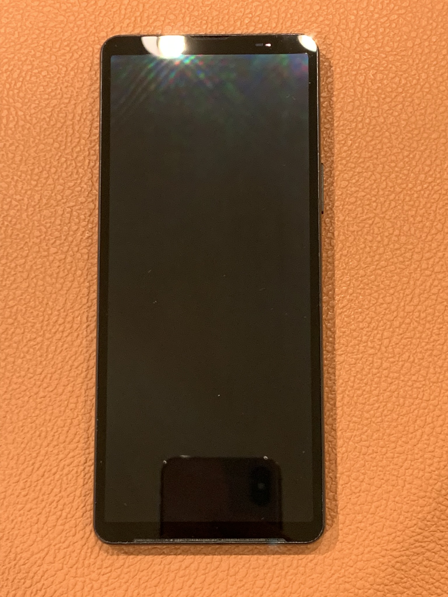 ガラスが割れてしまったXperia10Ⅵの画面交換修理を承りました