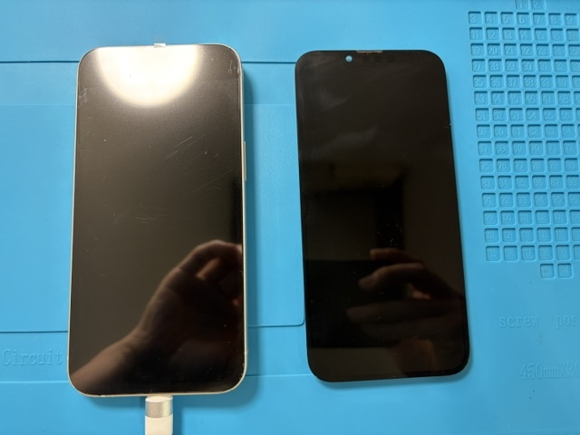 神戸市からお越しのお客様よりiPhone13の画面交換をご依頼いただきました！