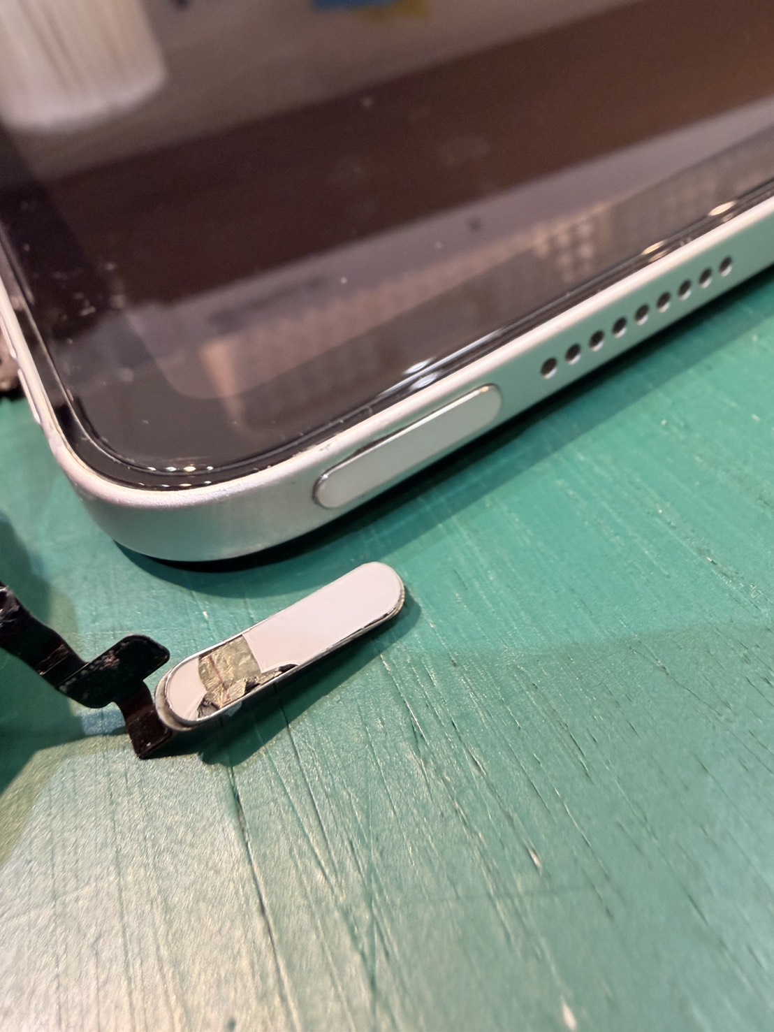 iPad10の電源ボタン交換を行いました！　-スマホ修理工房浦和パルコ店-