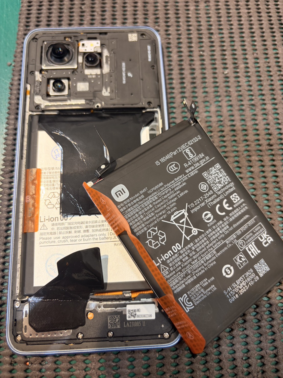 Xaomi13Tのバッテリー交換を行いました！　-スマホ修理工房浦和パルコ店-