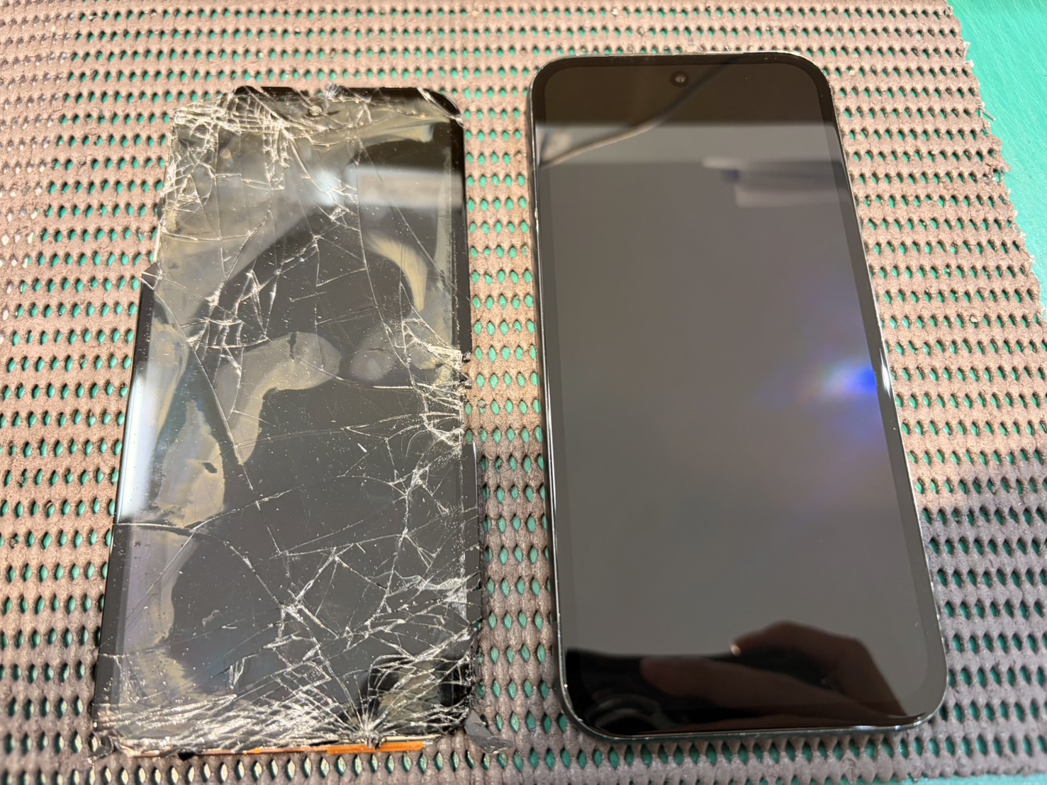 Pixel8a液晶画面の交換を行いました！　-スマホ修理工房浦和パルコ店-