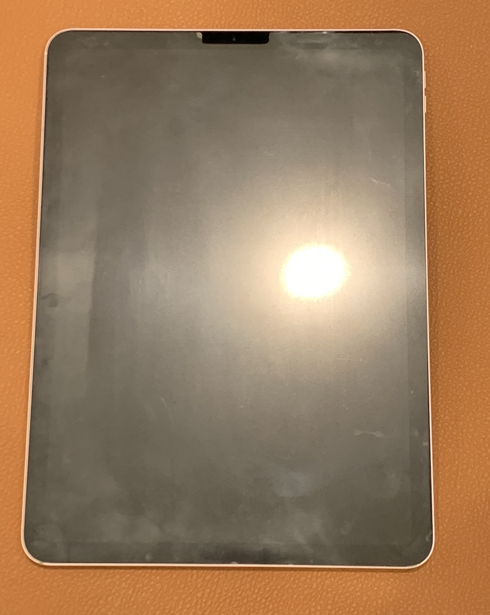 バッテリーが膨張してしまったiPadAir4（アイパッド）のバッテリー交換承りました！！