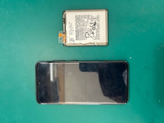 スマホ修理オープン、3台目修理完了！