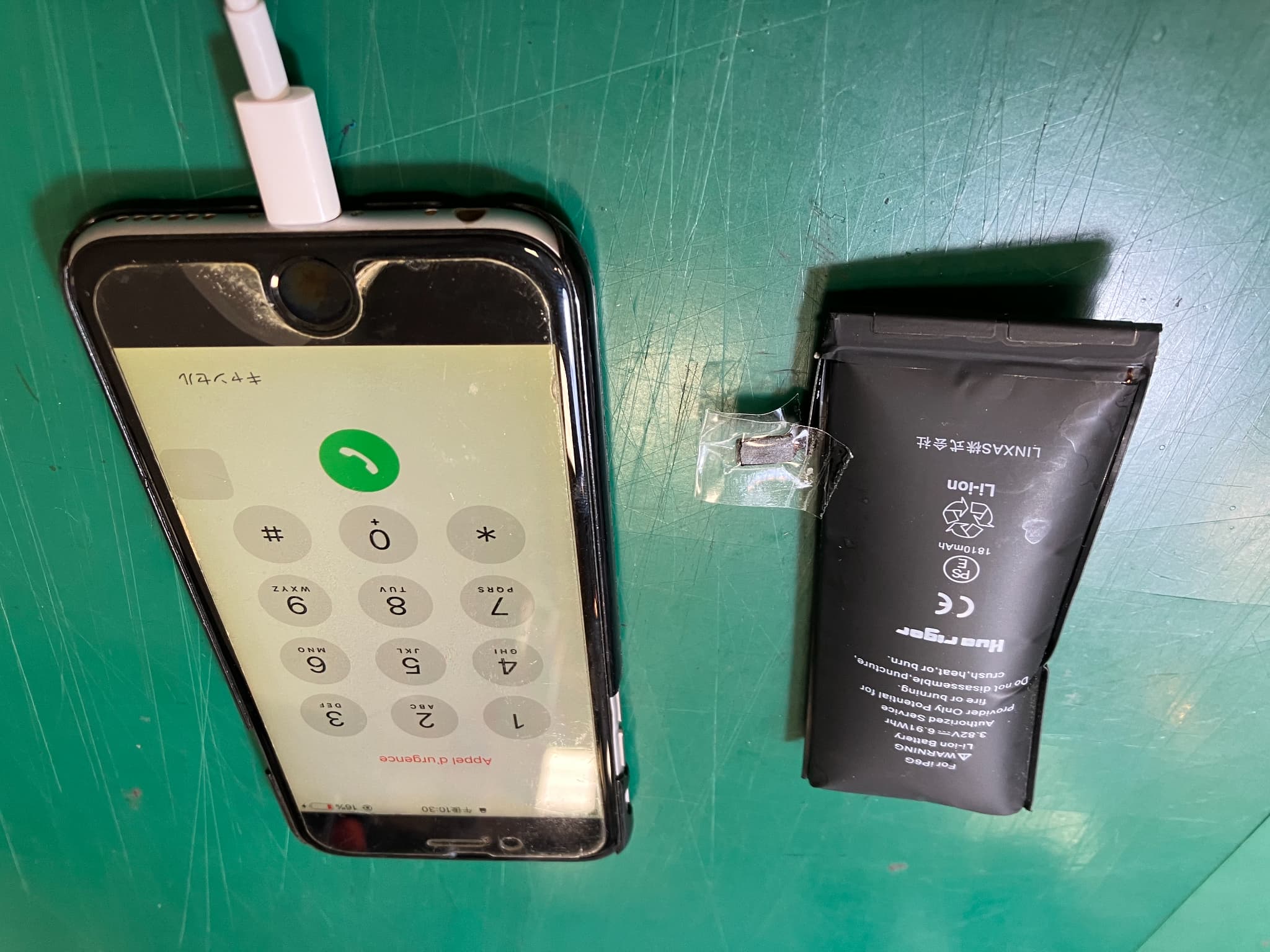 iPhone6Sの膨張したバッテリーを交換修理いたしました！！　-スマホ修理工房浦和パルコ店-