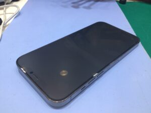 iPhone13ProMaxのバッテリー交換ならデータをそのまま・最短即日修理のスマホ修理工房西八王子店へ