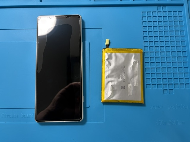 神戸市からお越しのお客様より Xperia 5 Ⅳのバッテリー交換をご依頼いただきました！
