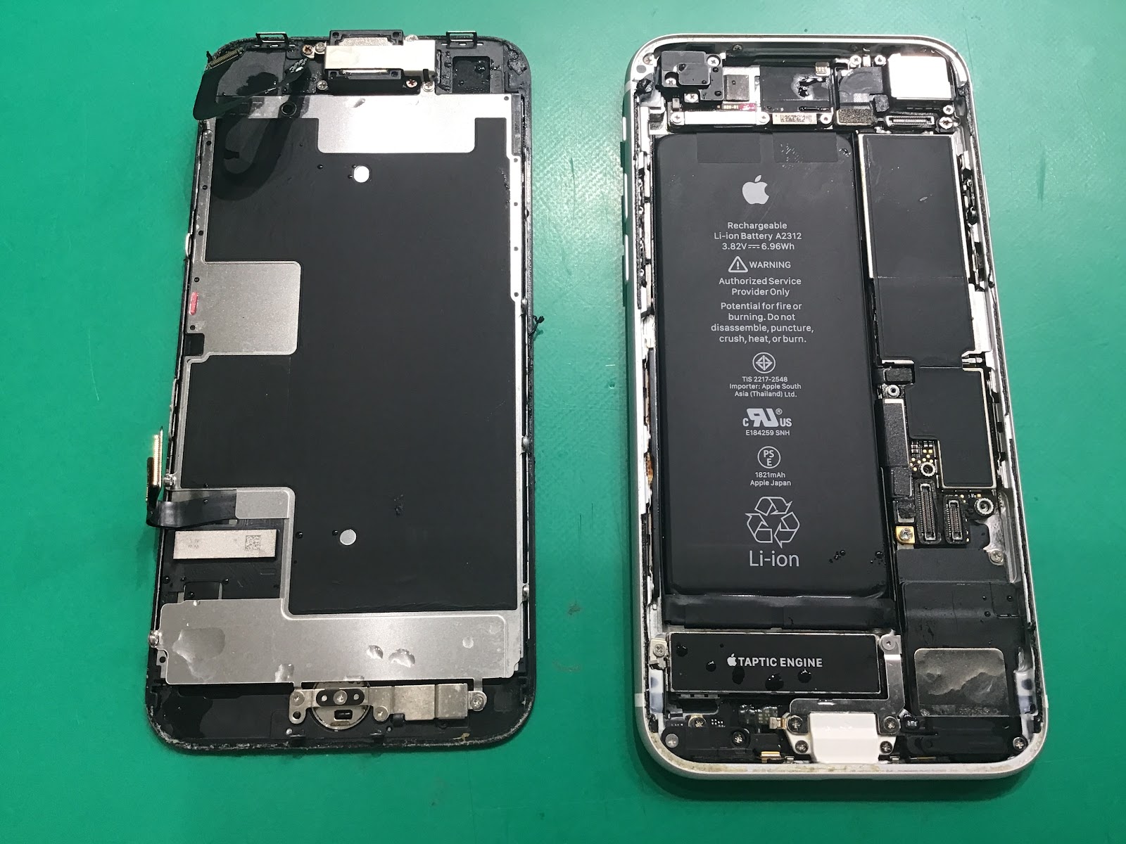iPhoneSE2の修理はデータそのまま・最短即日修理のスマホ修理工房中野ブロードウェイ店にご相談ください！！