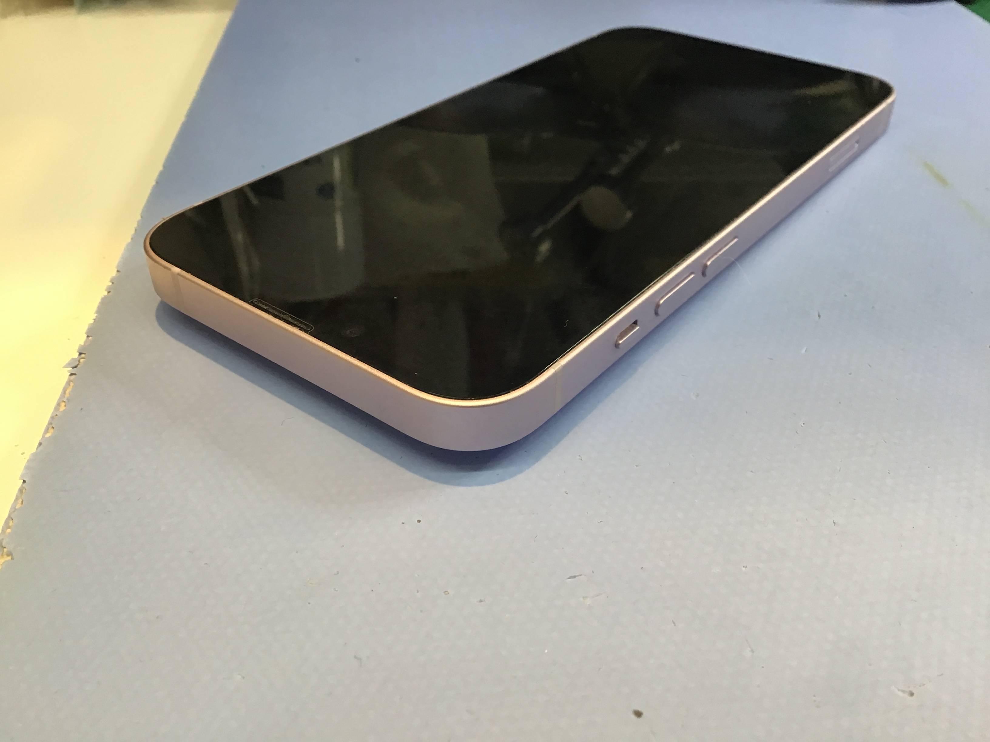 iPhone14のバッテリー交換は、データそのまま・即日修理のスマホ修理工房京王聖蹟桜ヶ丘ショッピングセンターB館店へ！