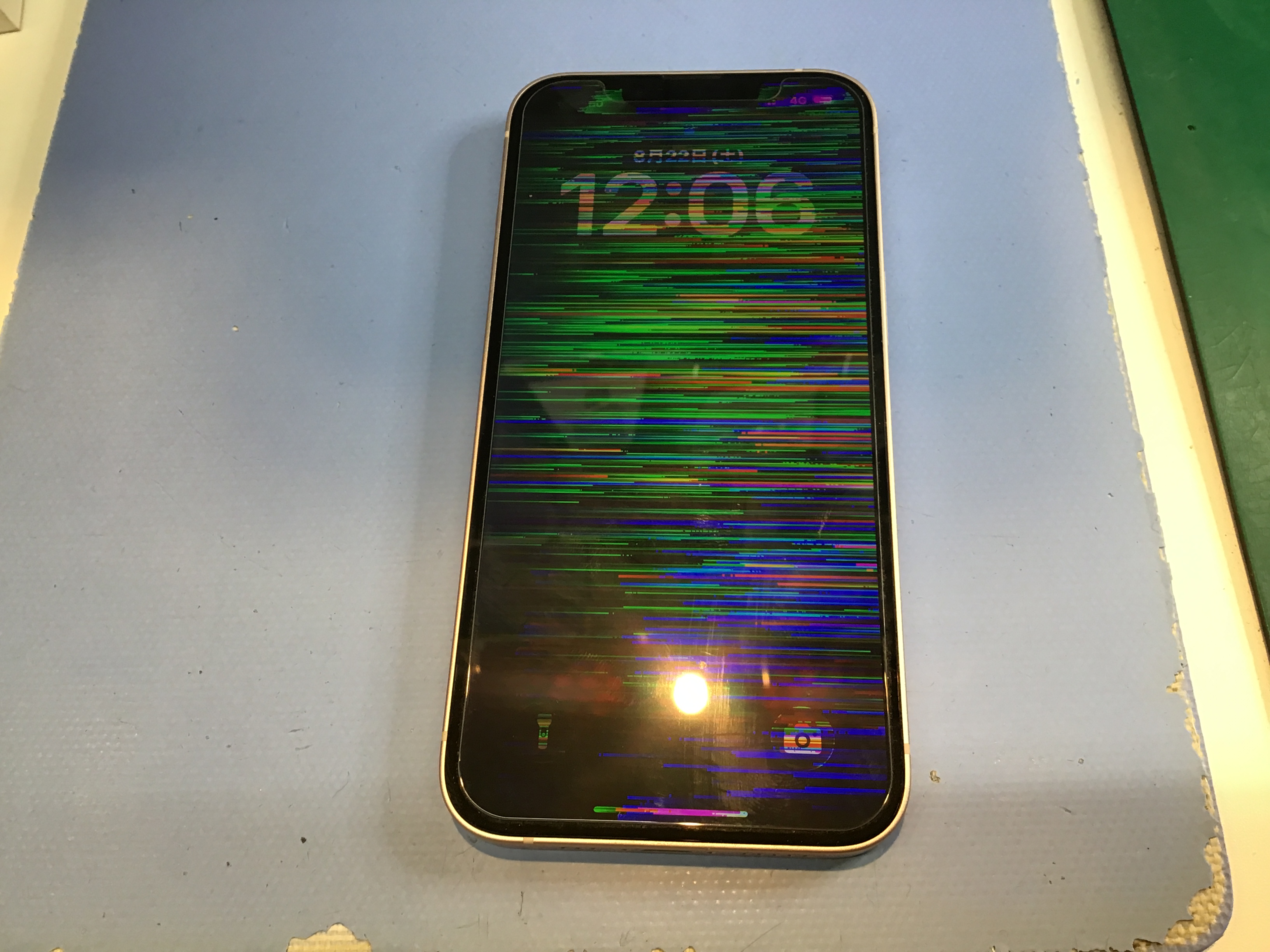 iPhoneの液晶交換は、データそのまま・即日修理のスマホ修理工房京王聖蹟桜ヶ丘ショッピングセンターB館店へ！